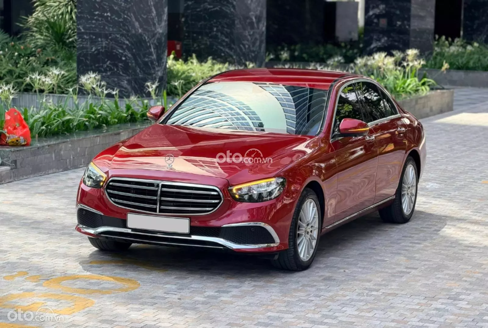 2022 Mercedes-Benz E200 Exclusive V1