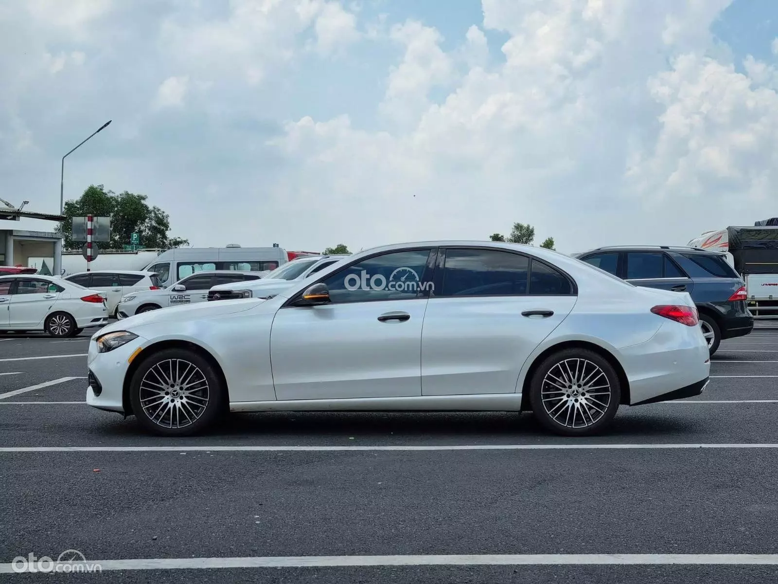 2022 Mercedes-Benz C200 Avantgarde Plus - ảnh nhỏ 3