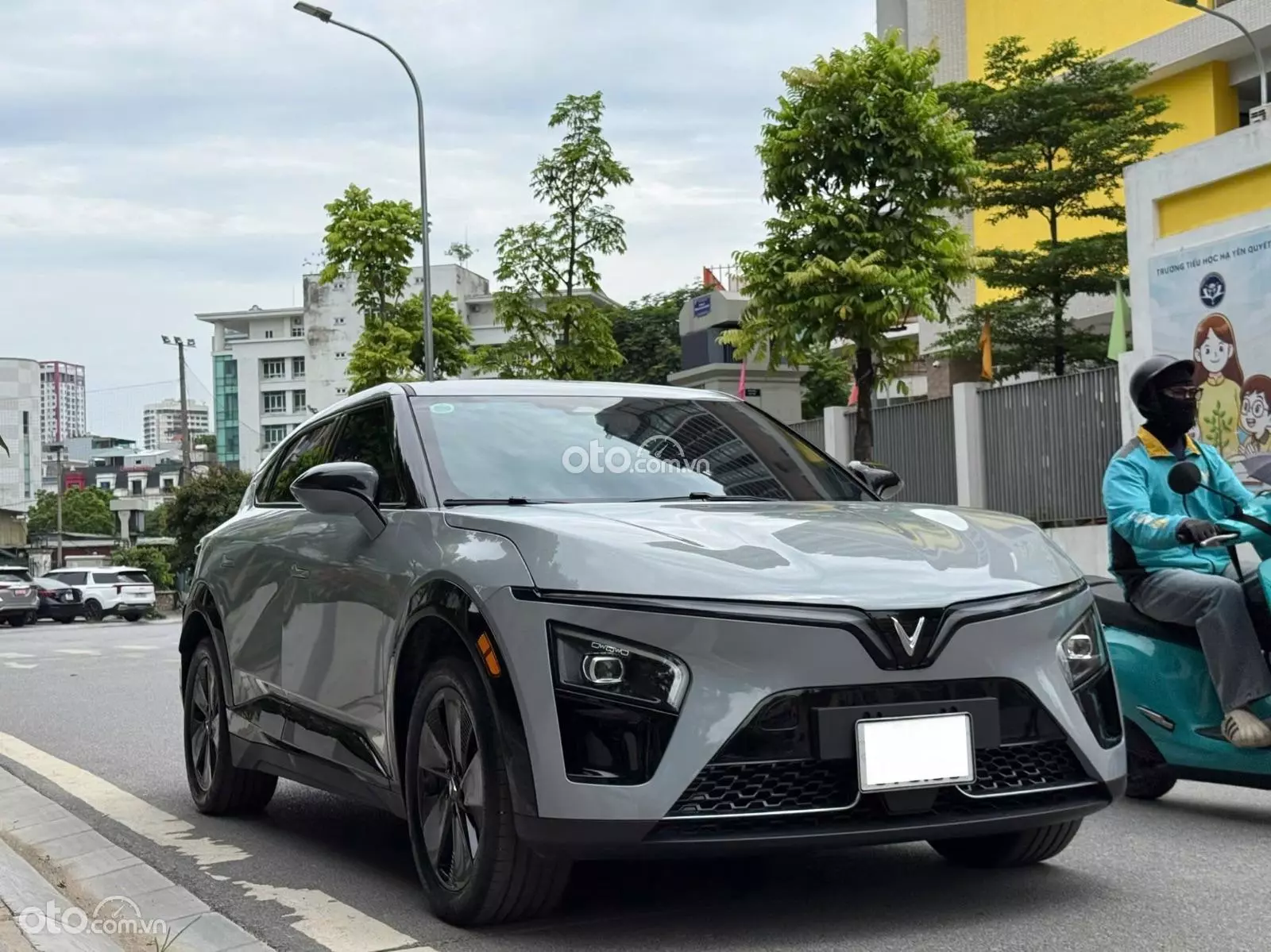 2026 VinFast VF7 Base