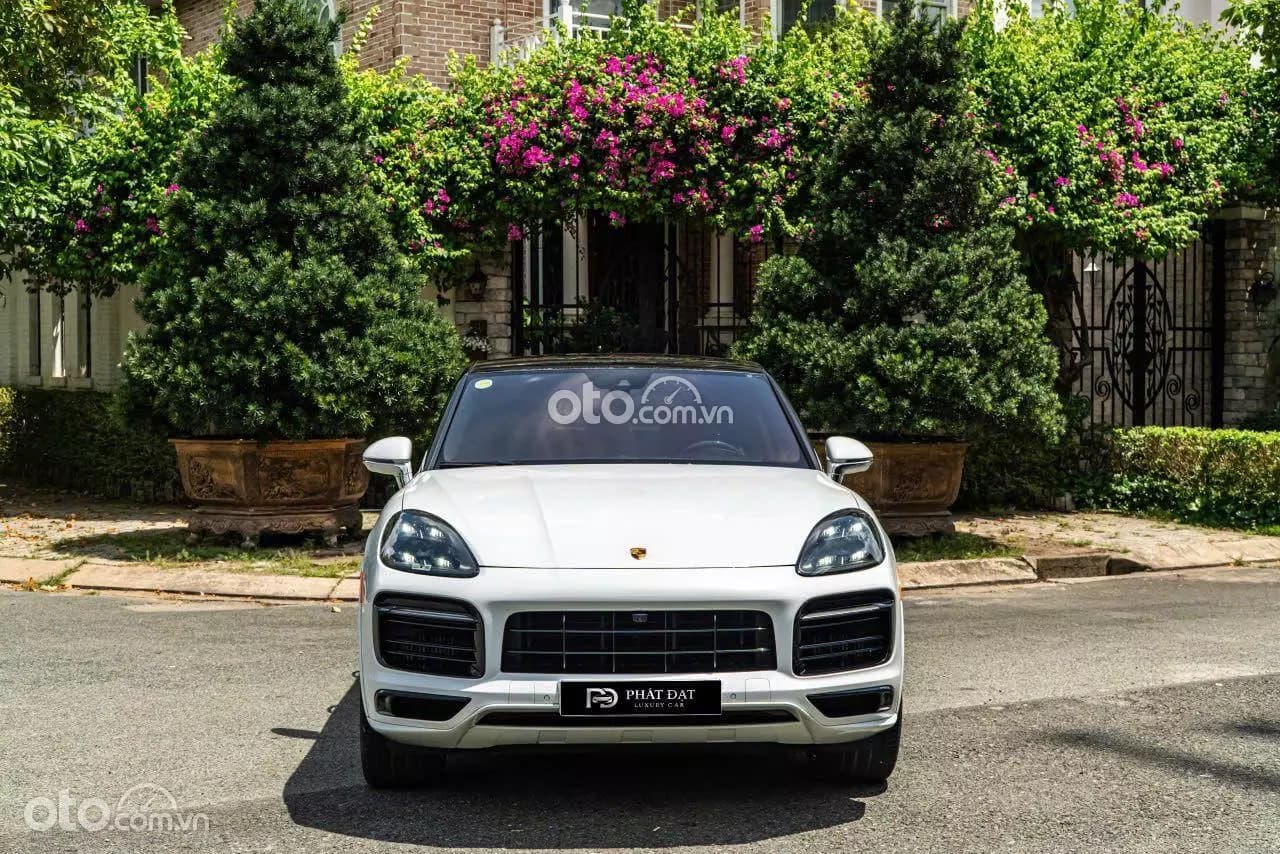 2021 Porsche Cayenne Coupe - Image 1