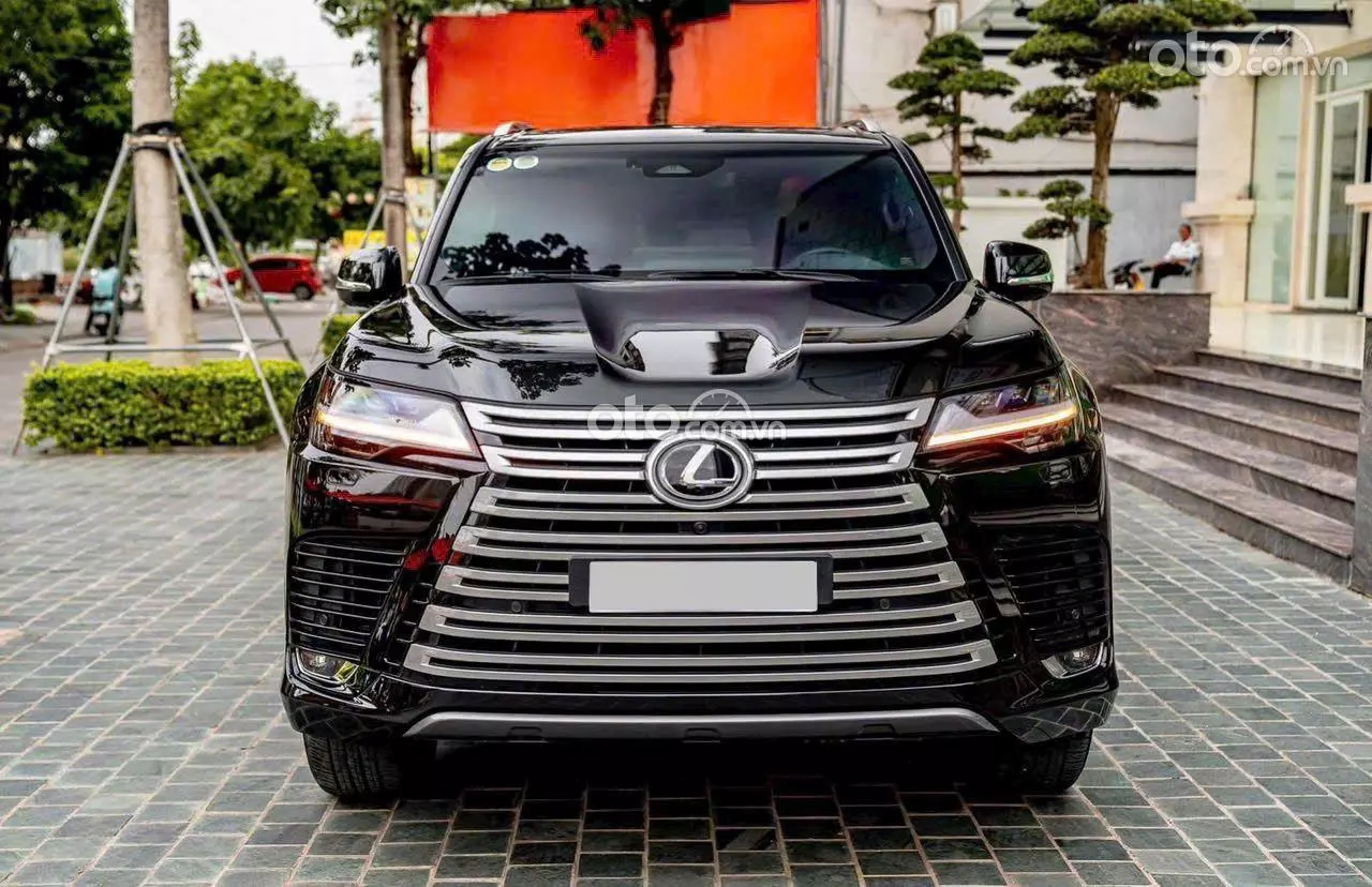 2025 Lexus LX 600 VIP