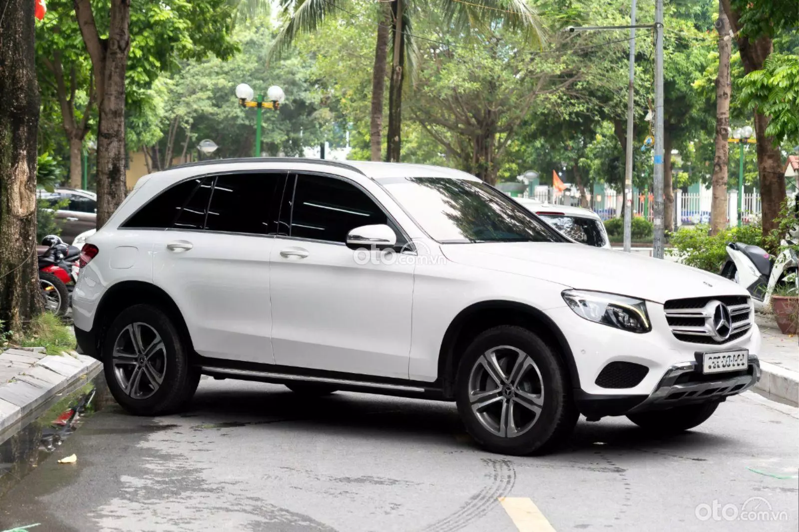 2017 Mercedes-Benz GLC 250 4Matic - ảnh nhỏ 2