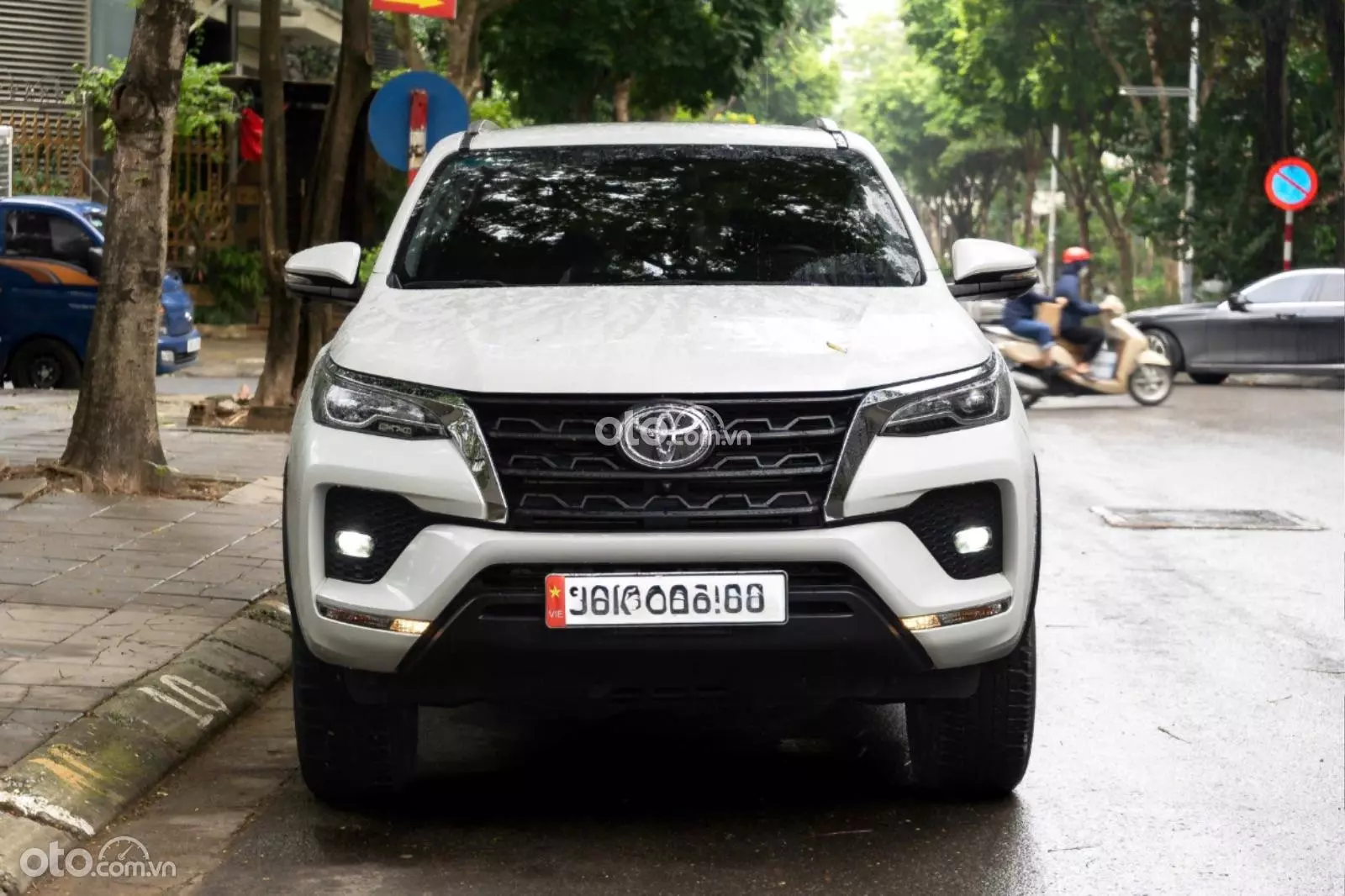 2022 Toyota Fortuner 2.4G 4x2 AT