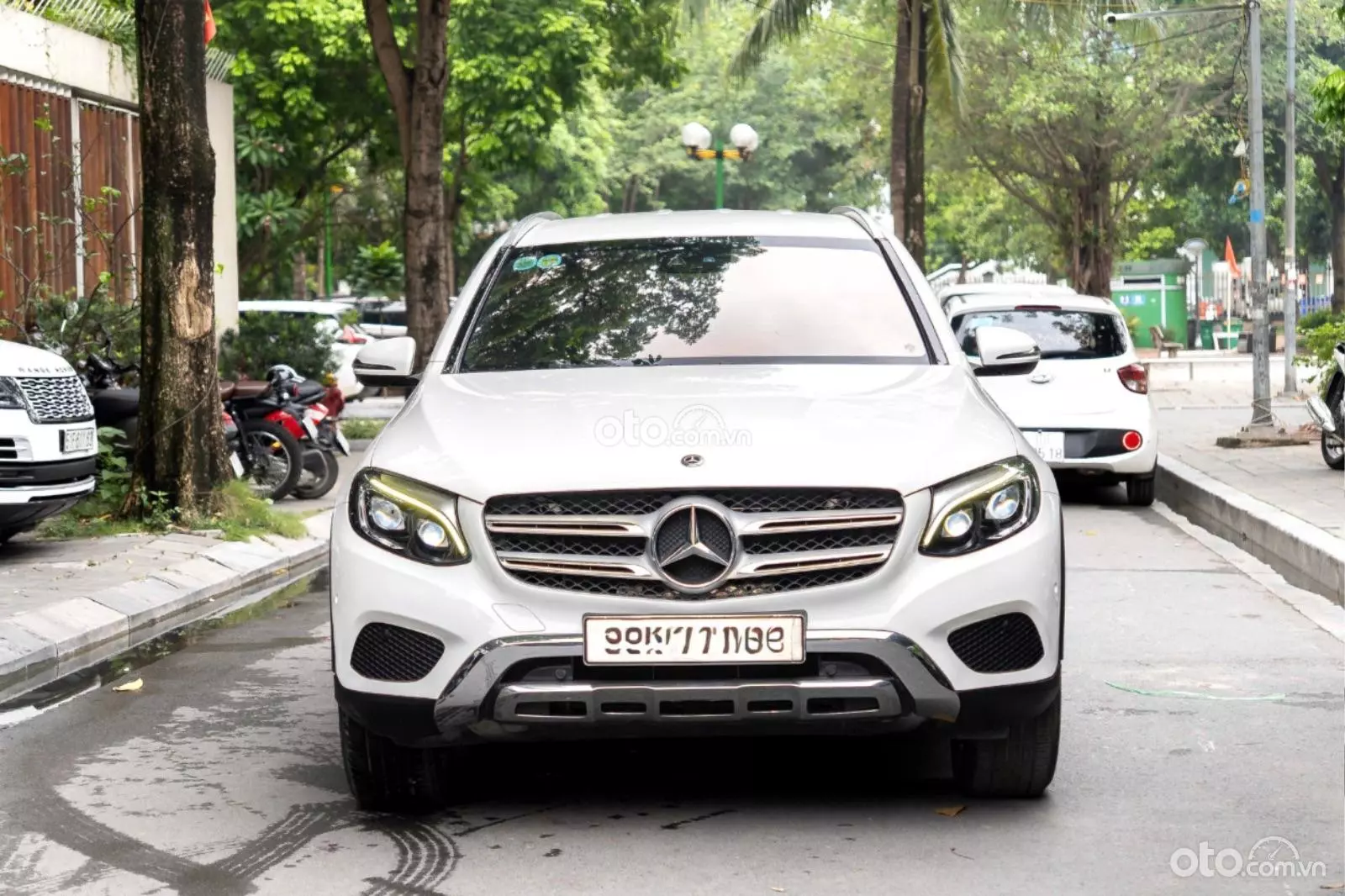 2017 Mercedes-Benz GLC 250 4Matic - Image 1