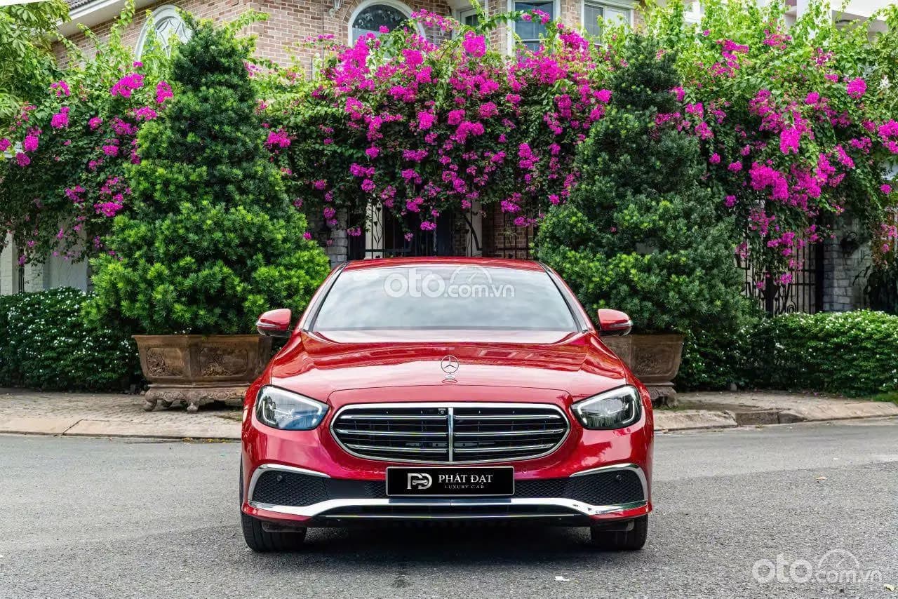 2023 Mercedes-Benz E200 Exclusive V1