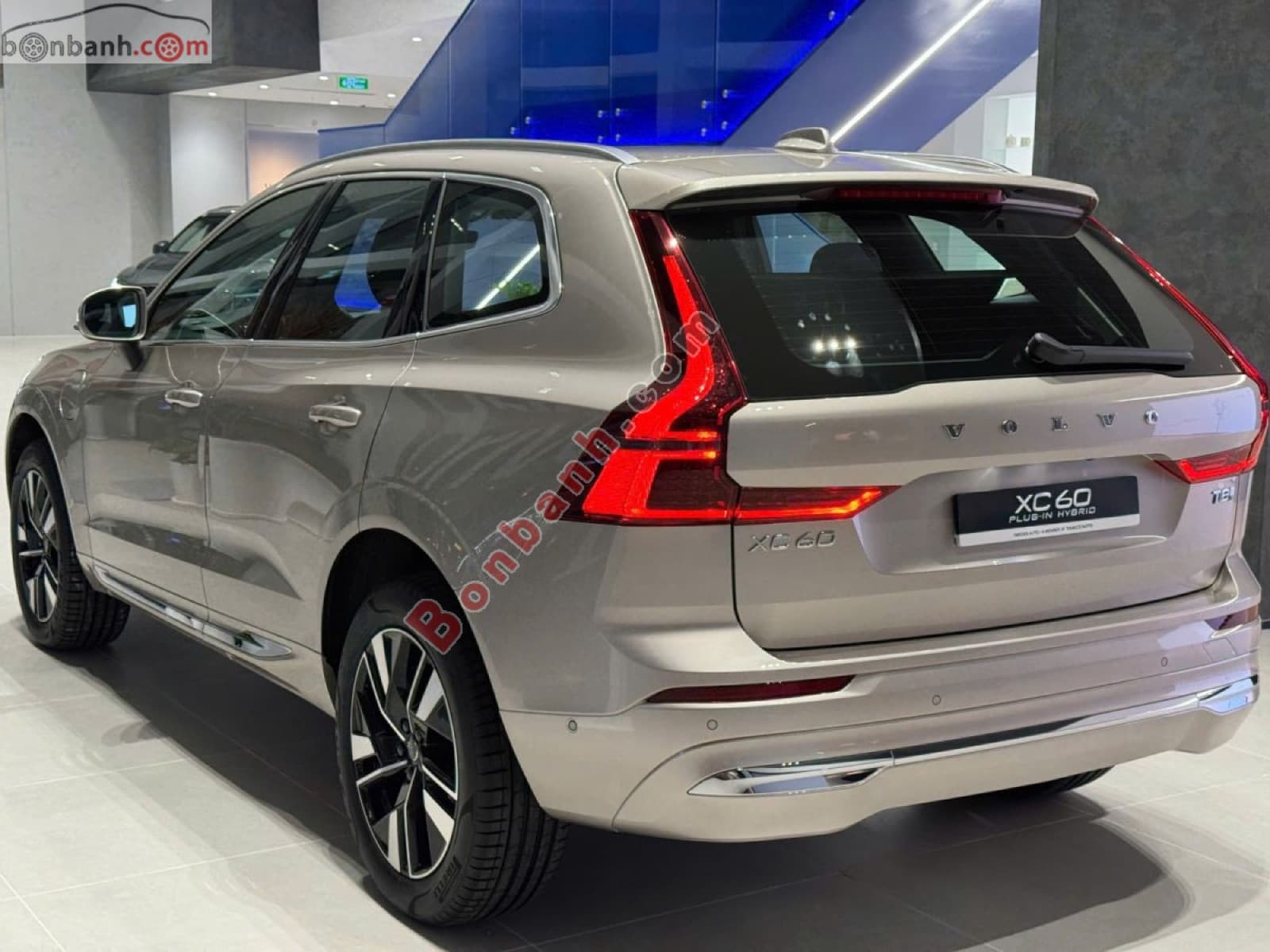 2025 Volvo XC60 Plug-in Hybrid Ultra T8 AWD - ảnh nhỏ 4