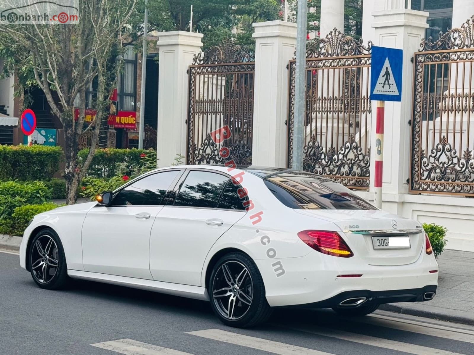 2020 Mercedes-Benz E class E300 AMG - ảnh nhỏ 3