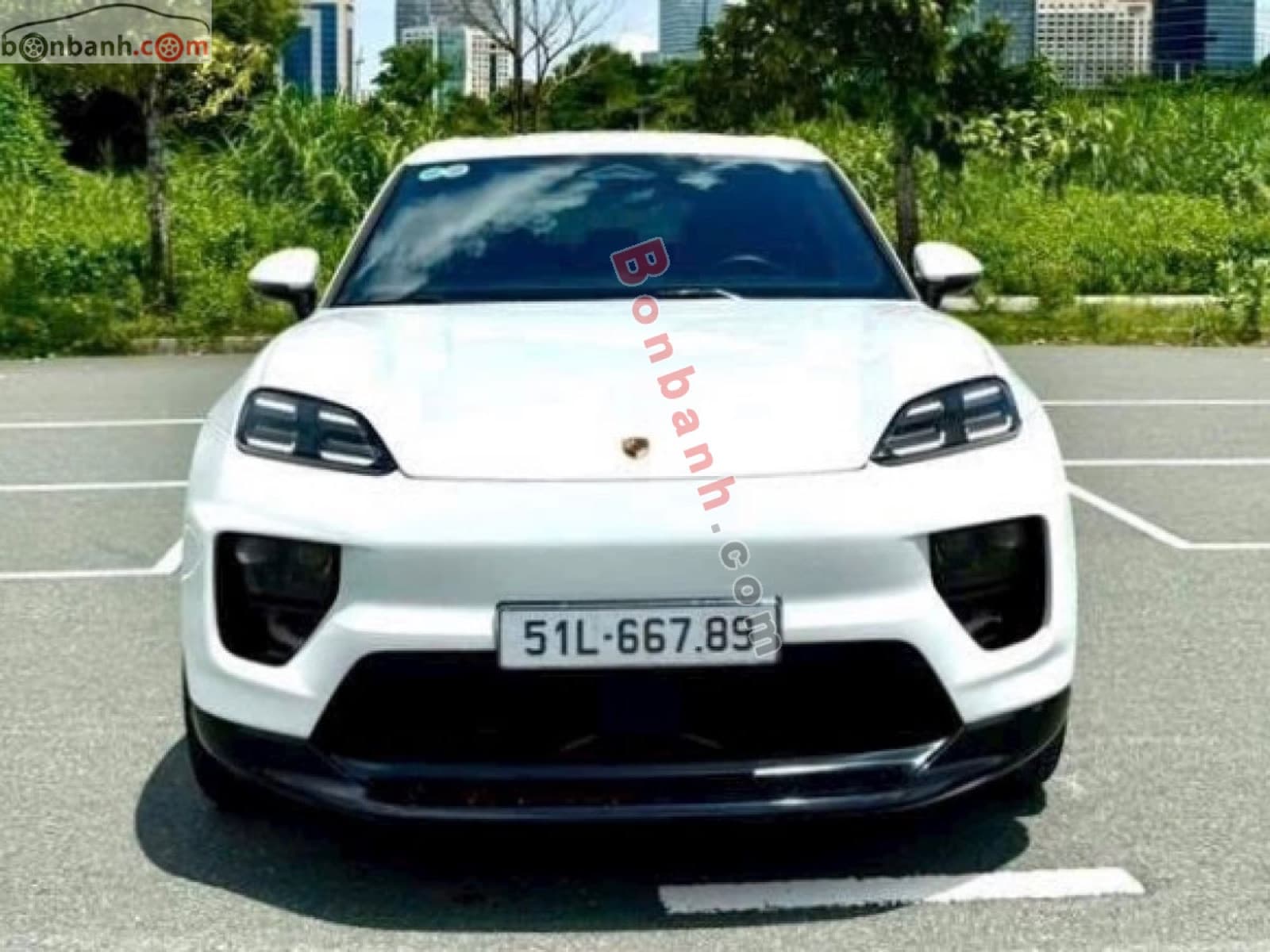 2025 Porsche Macan 4 EV