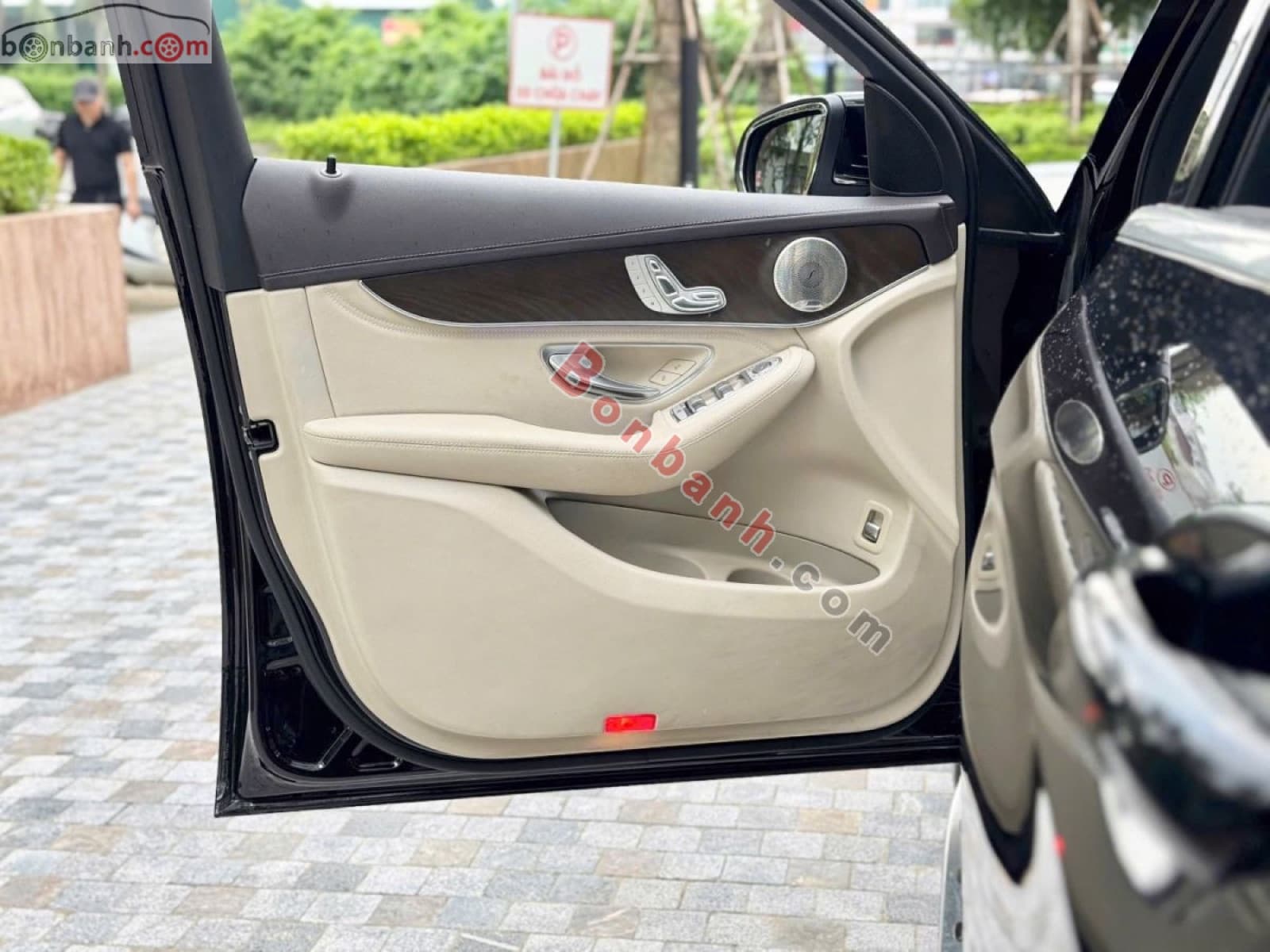 2021 Mercedes-Benz GLC 200 4Matic - ảnh nhỏ 10