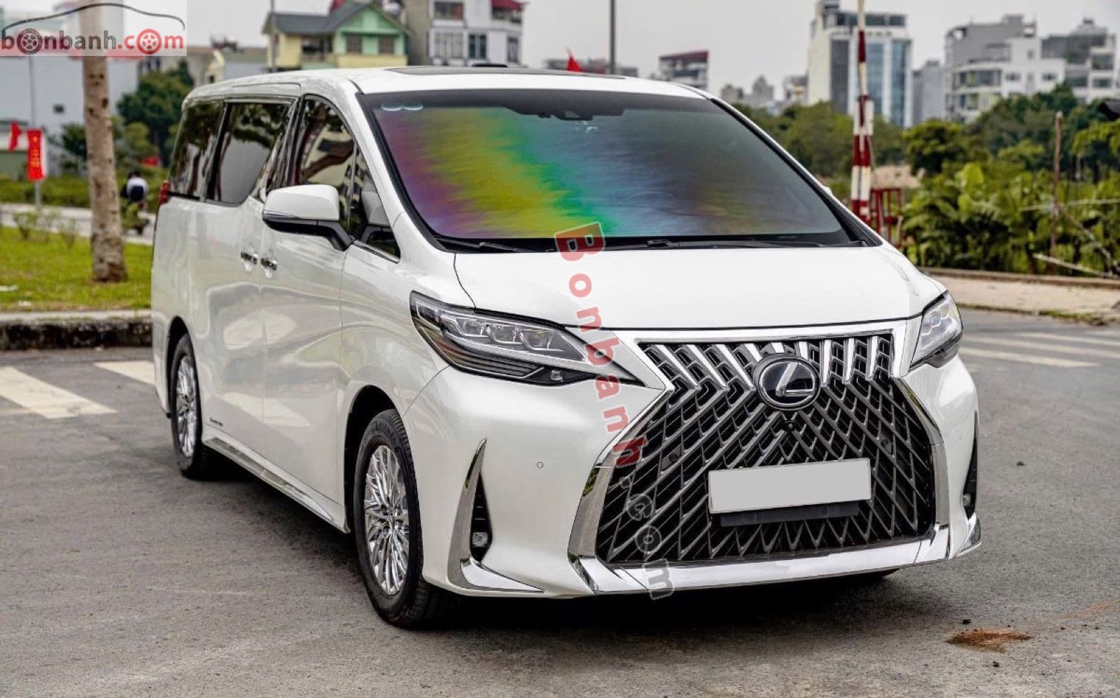 2021 Lexus LM 300h