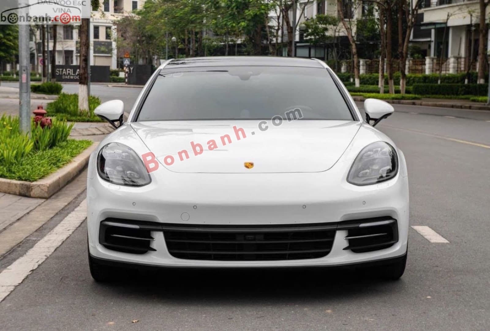 2018 Porsche Panamera 4 Executive