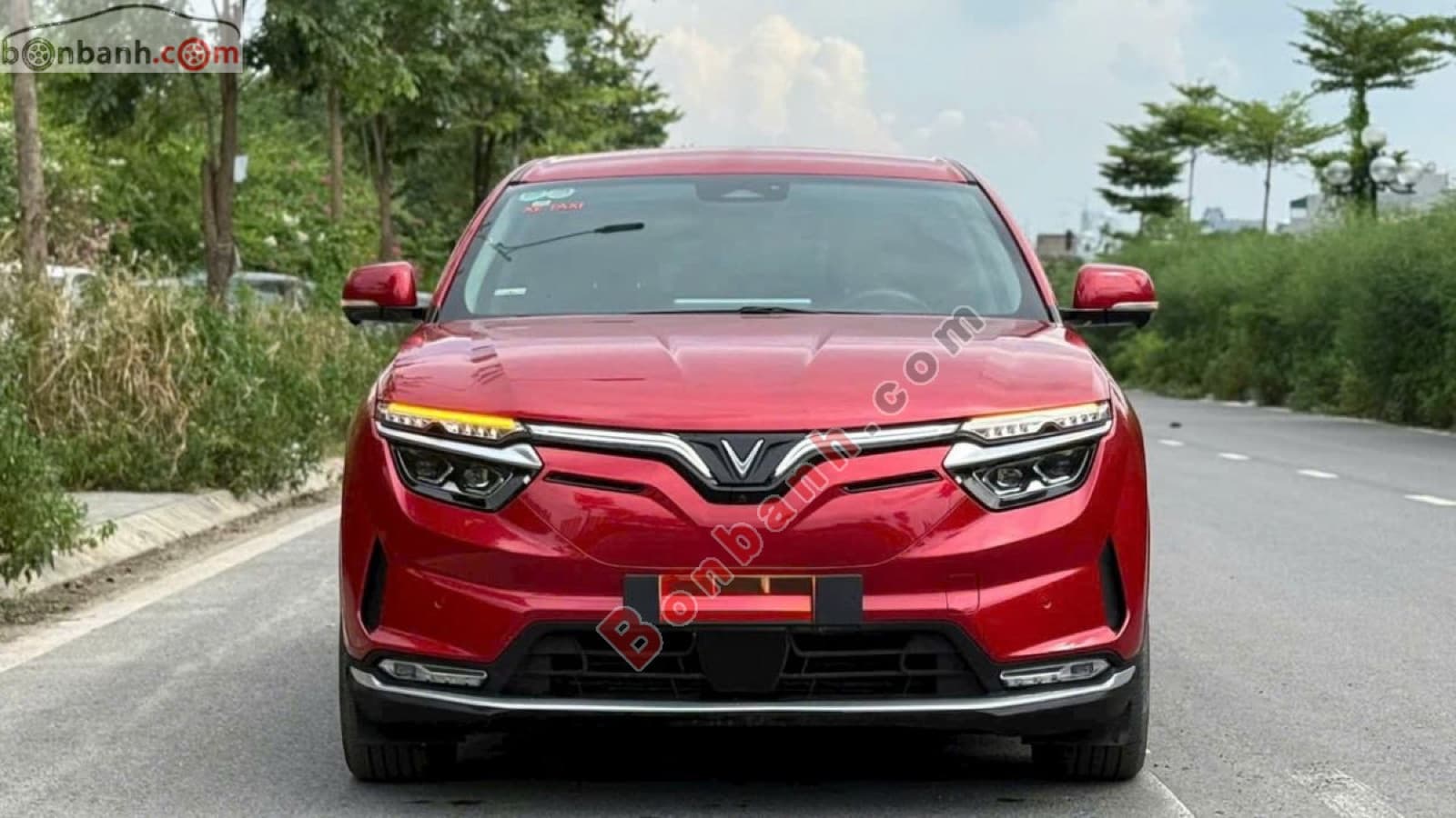 2023 VinFast VF8 Eco AWD