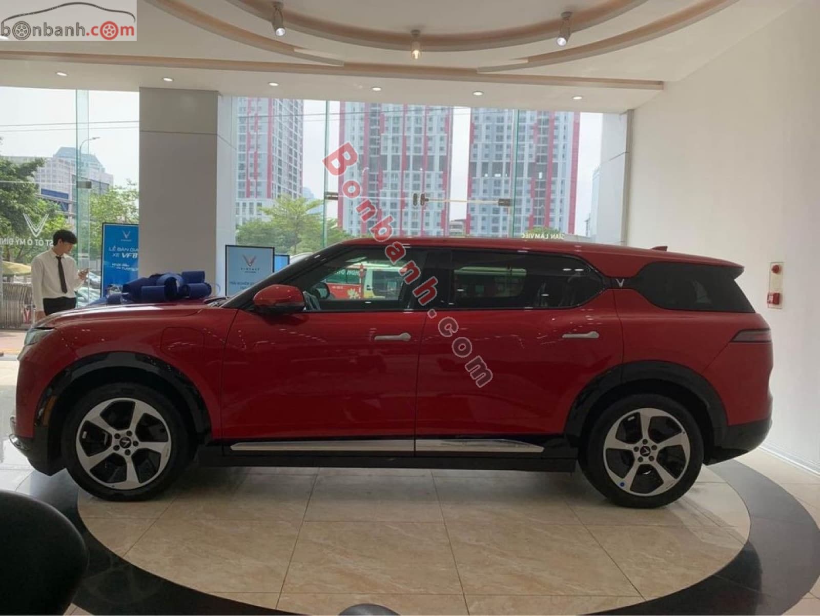 2026 VinFast VF9 Eco