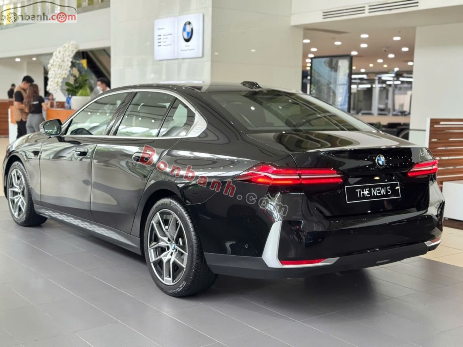 2026 BMW 5 Series 520i - ảnh nhỏ 4