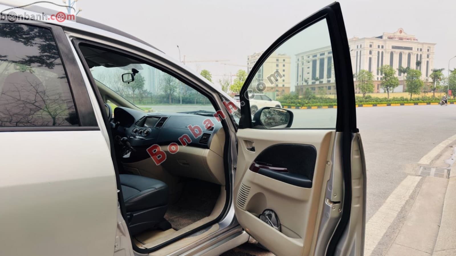 2008 Mitsubishi Grandis 2.4 AT - ảnh nhỏ 10