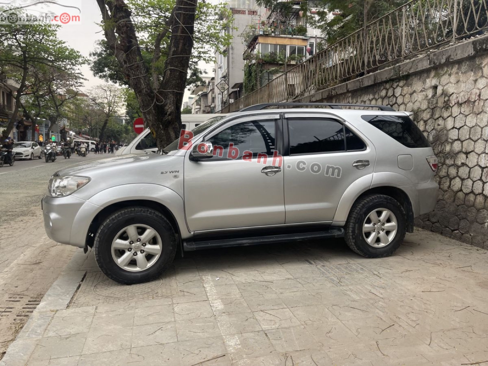 2010 Toyota Fortuner 2.7V 4x4 AT - ảnh nhỏ 2