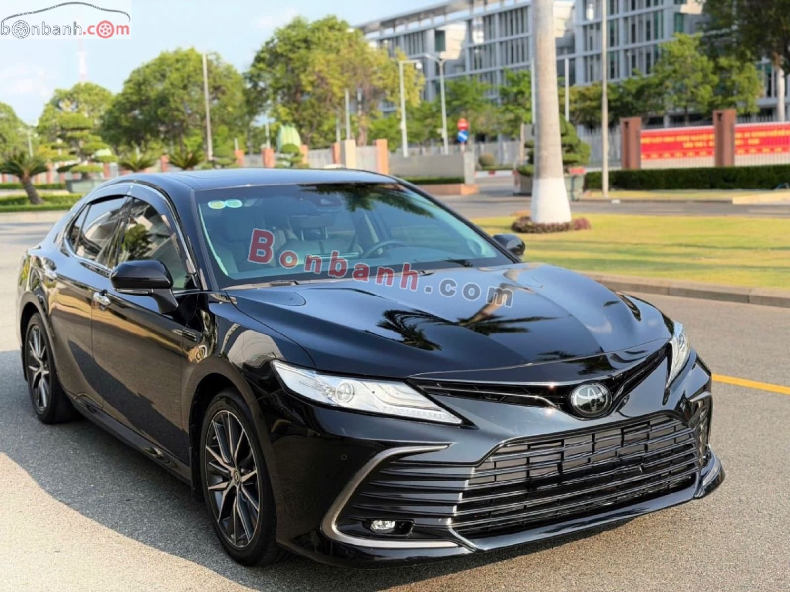 2022 Toyota Camry 2.0Q - ảnh nhỏ 2