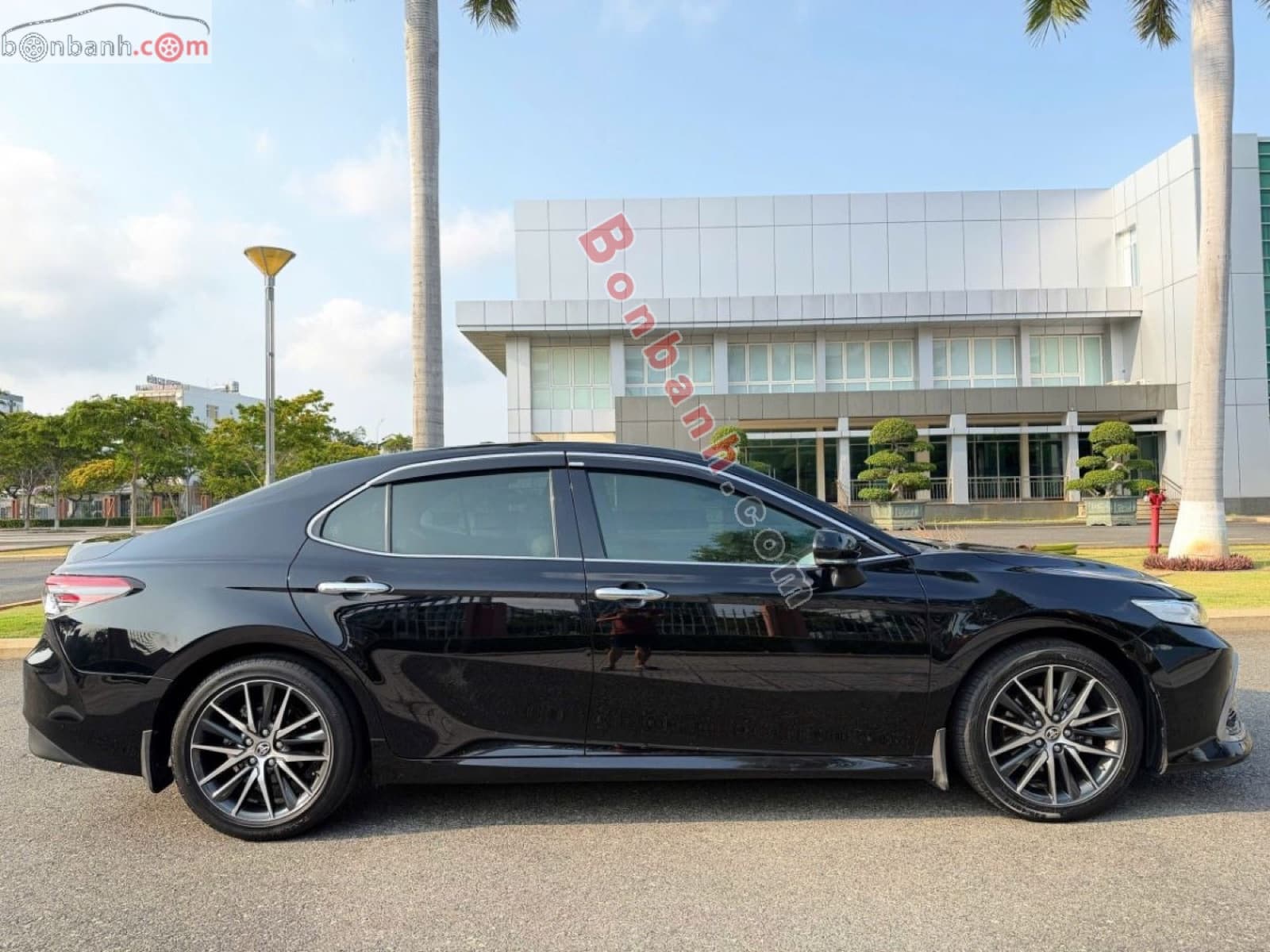 2022 Toyota Camry 2.0Q - ảnh nhỏ 4