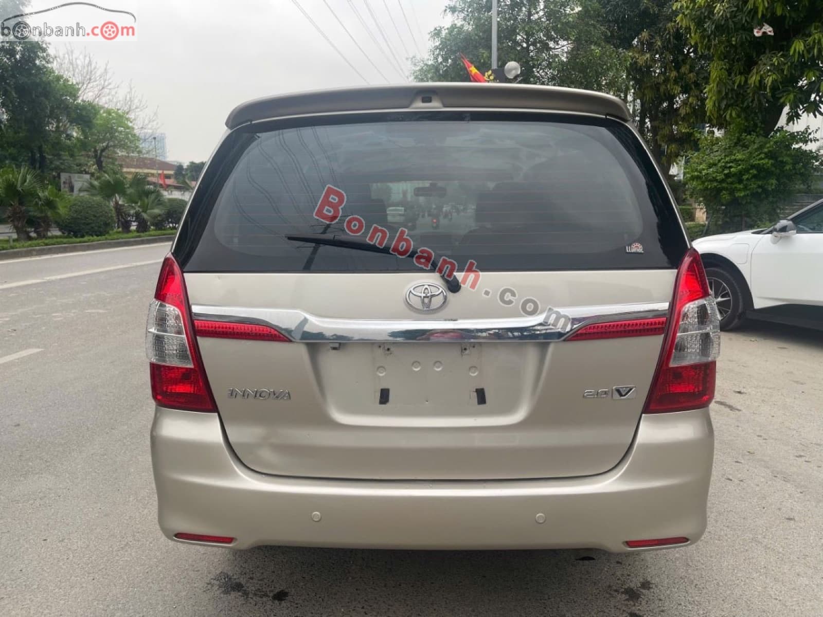 2016 Toyota Innova 2.0V - ảnh nhỏ 3