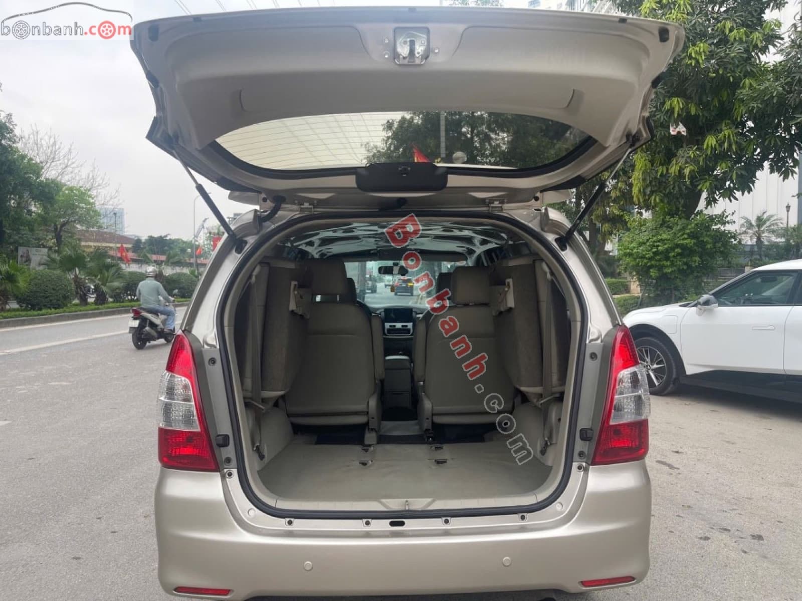 2016 Toyota Innova 2.0V - ảnh nhỏ 10