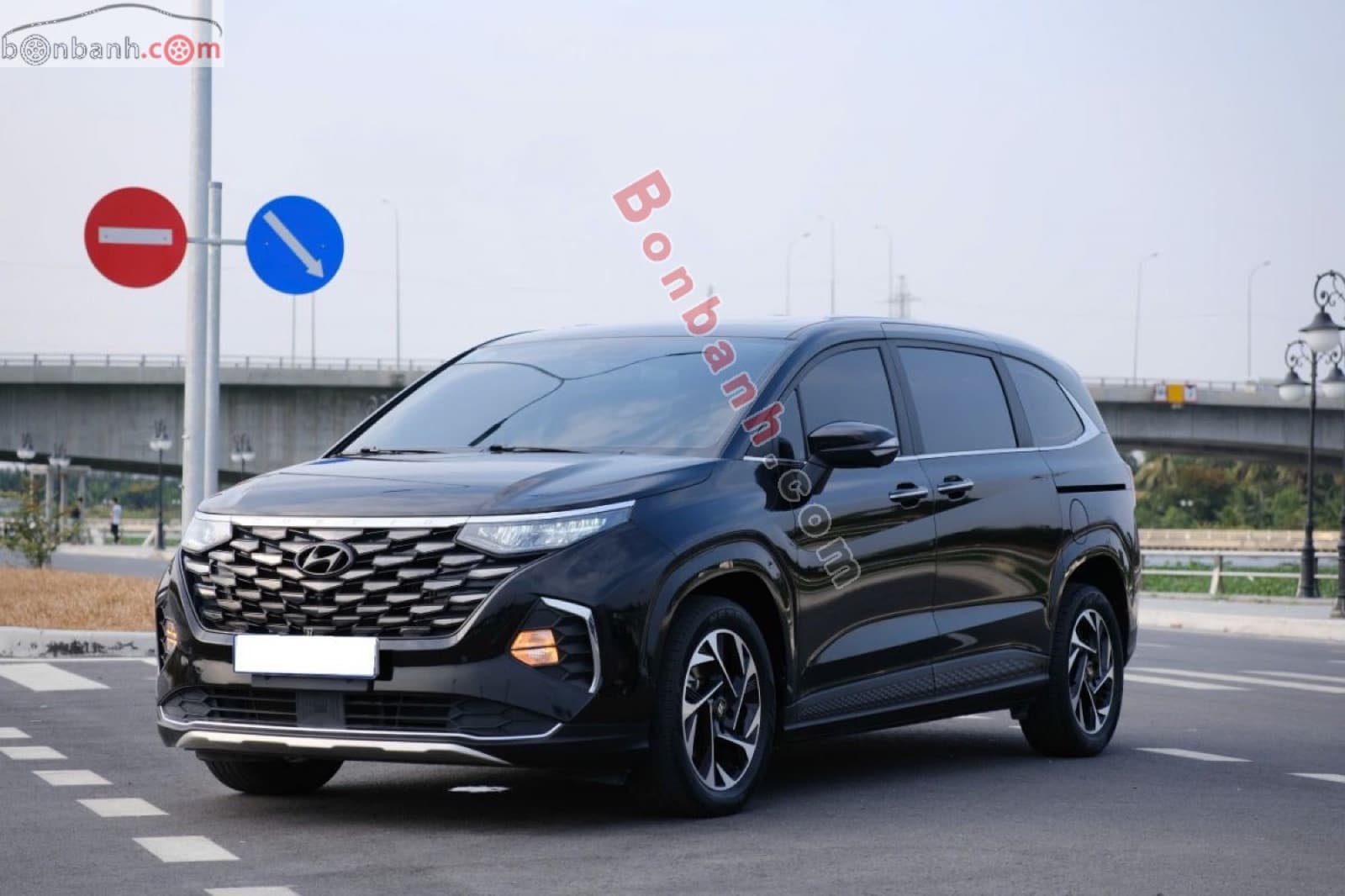 2023 Hyundai Custin Đặc Biệt 1.5T
