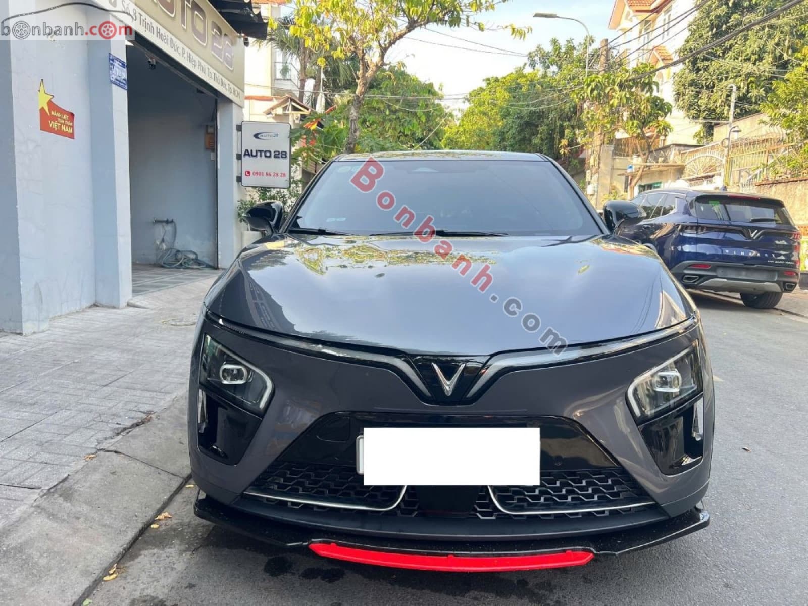 2025 VinFast VF7 Eco