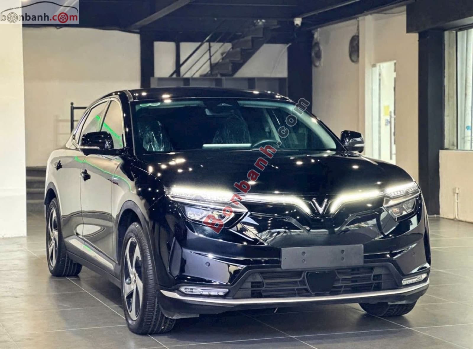 2023 VinFast VF8 Eco AWD