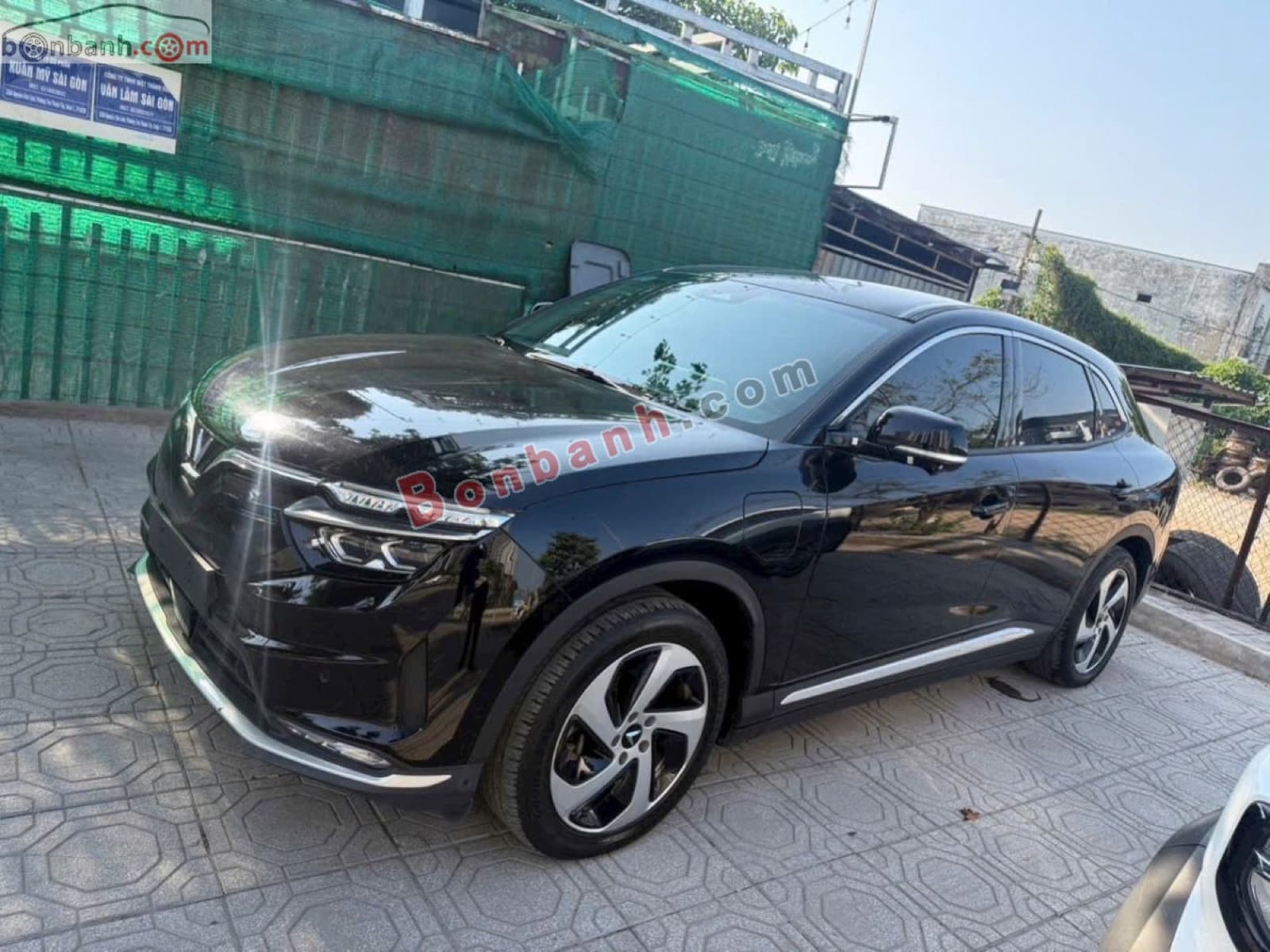 2024 VinFast VF8 Eco AWD