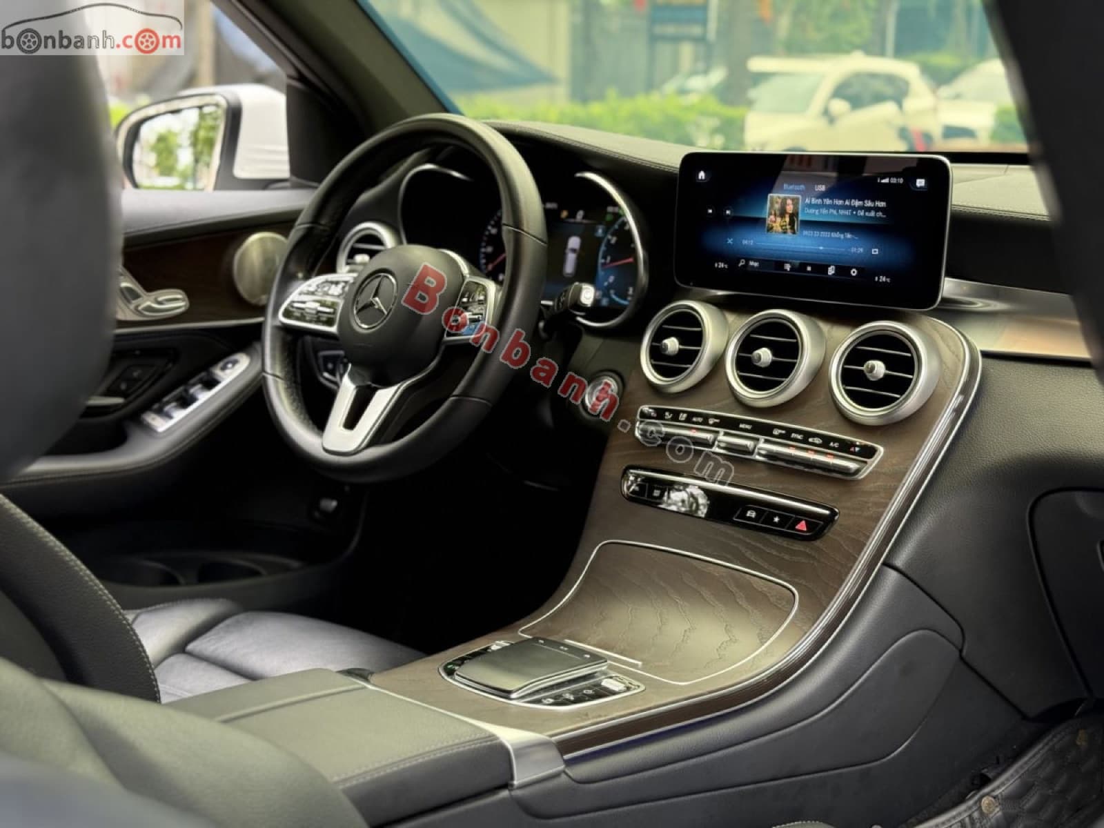 2021 Mercedes-Benz GLC 200 4Matic - ảnh nhỏ 8