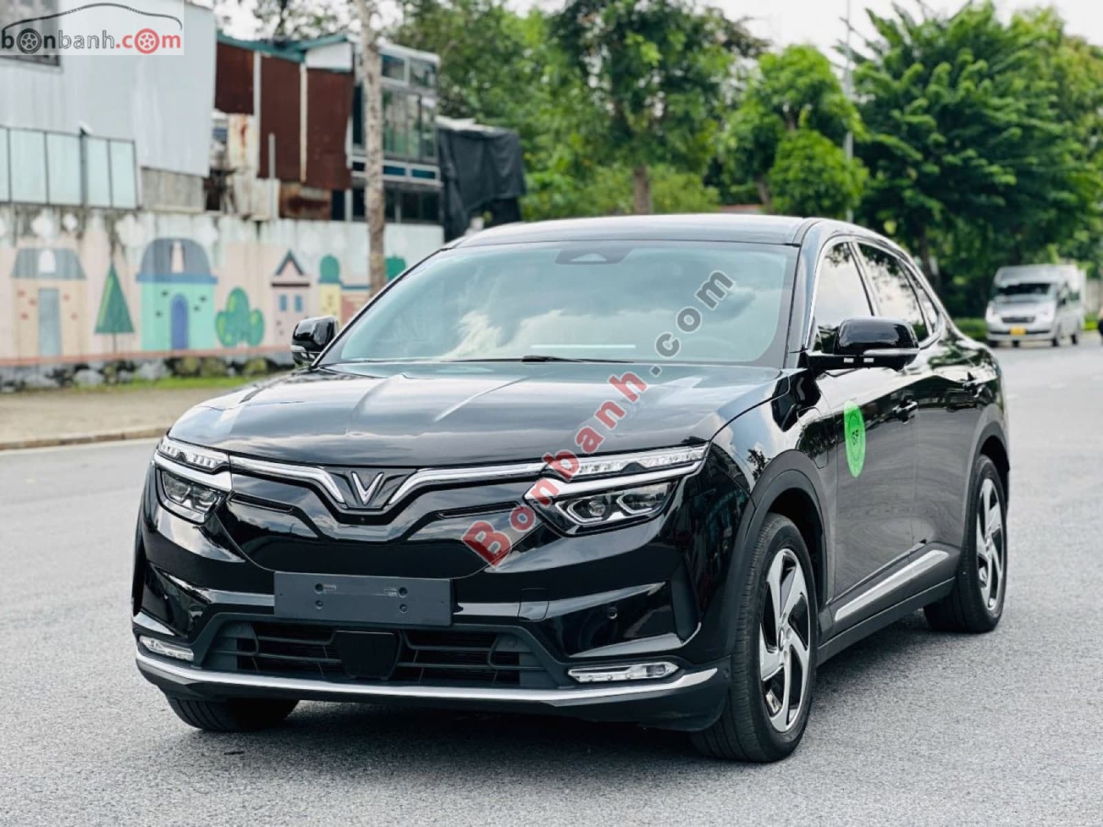 2026 VinFast VF8 Eco
