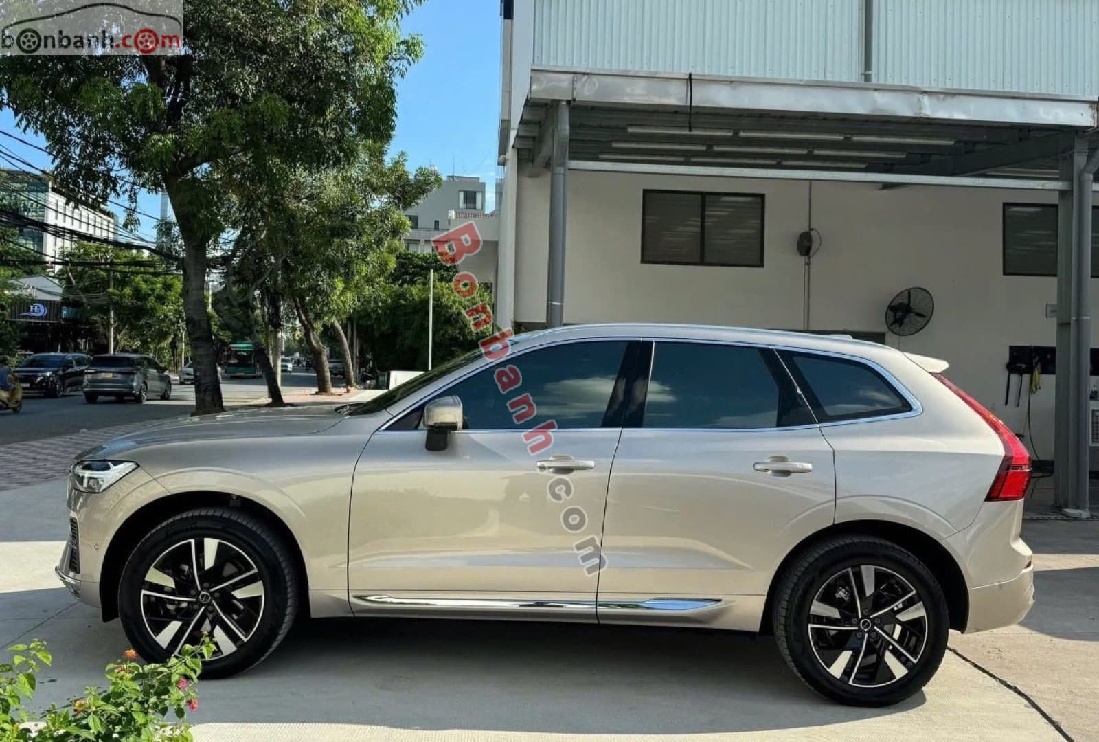 2025 Volvo XC60 Ultra B5 AWD - ảnh nhỏ 3