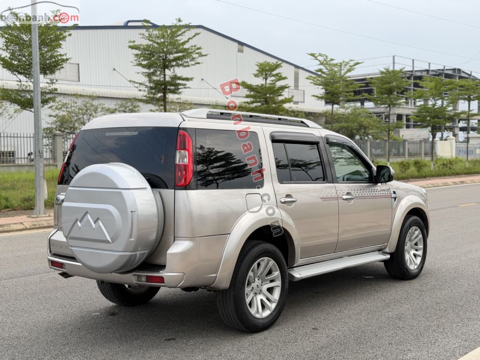 2013 Ford Everest 2.5L 4x2 MT - ảnh nhỏ 3