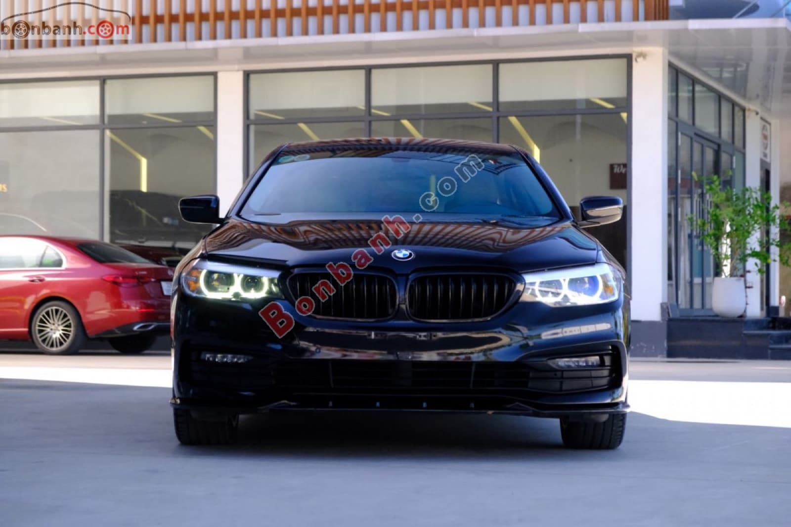 2018 BMW 5 Series 520i