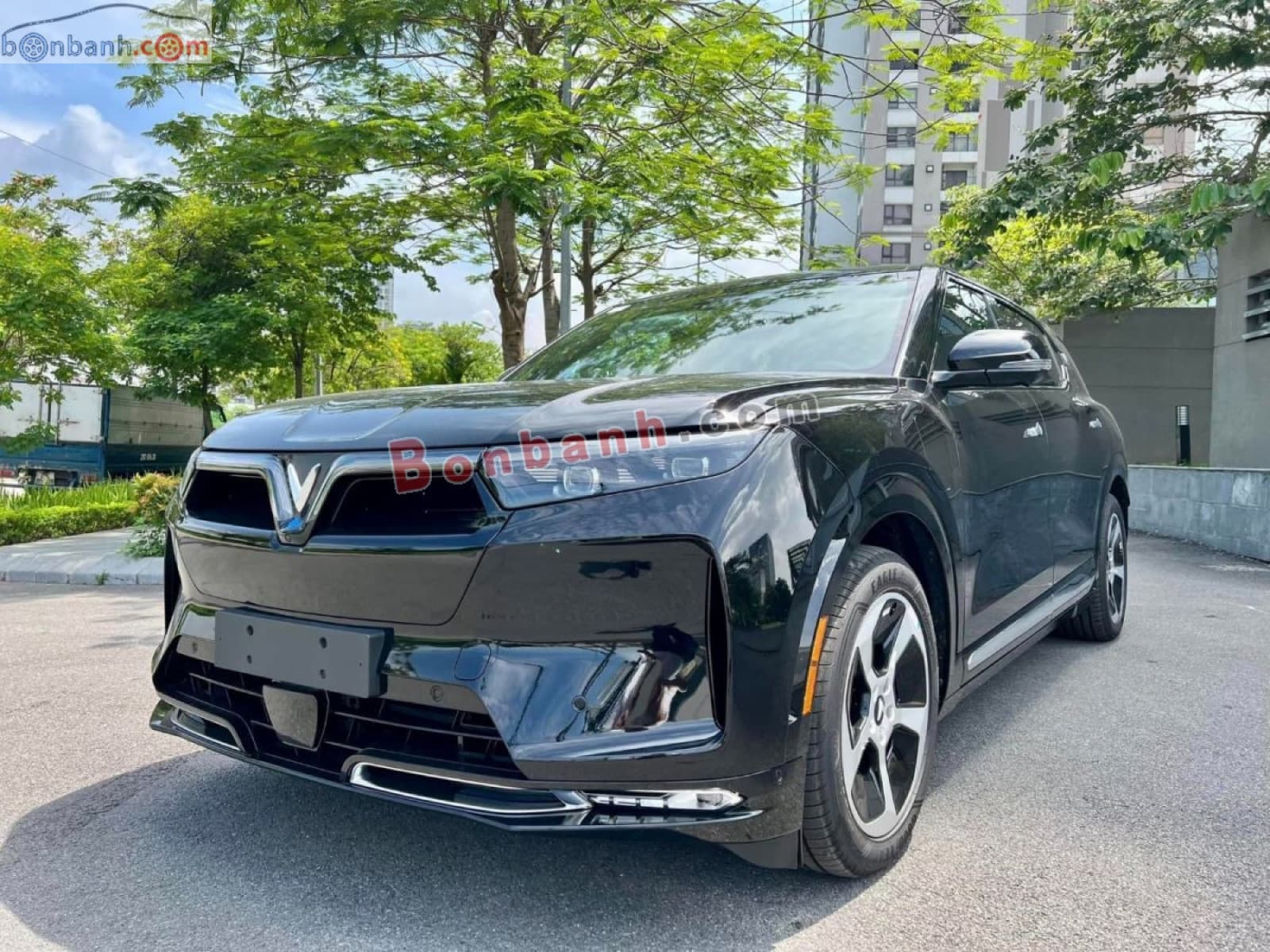 2026 VinFast VF9 Eco