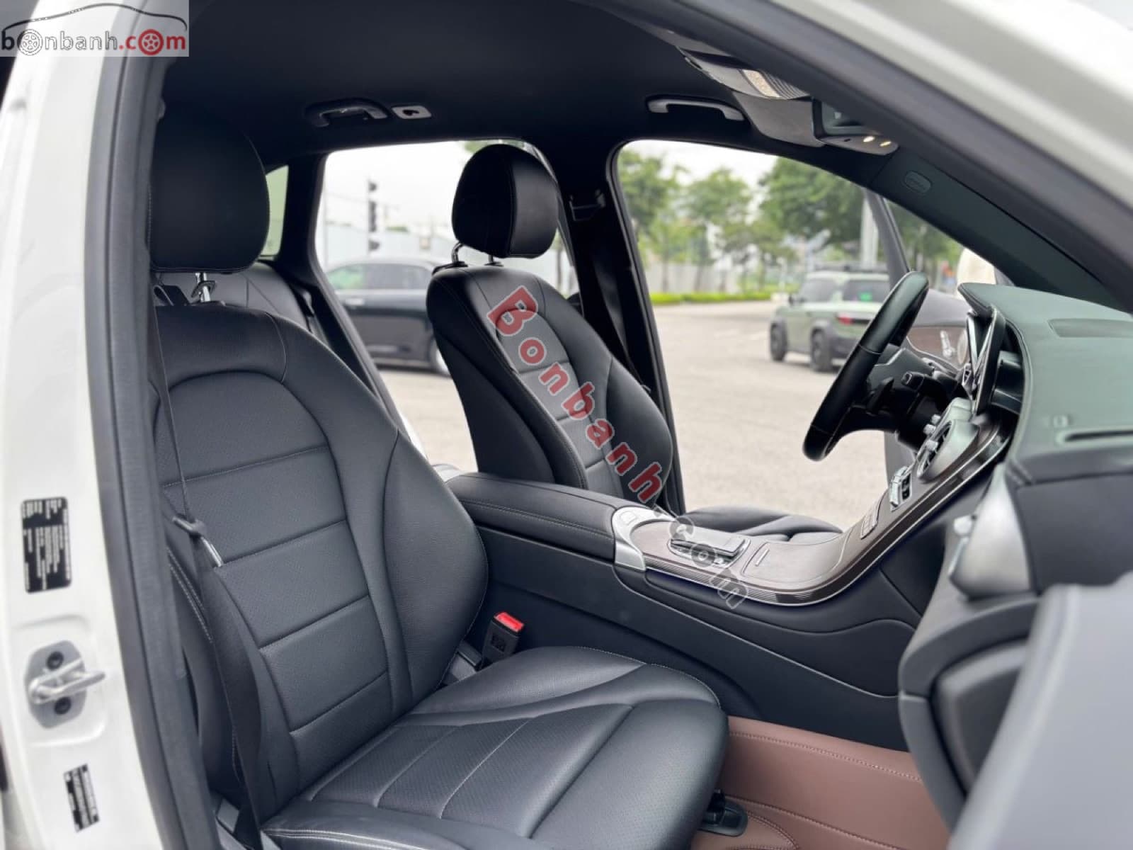 2022 Mercedes-Benz GLC 200 4Matic - ảnh nhỏ 8