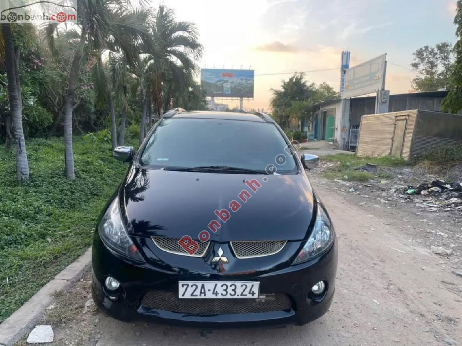 2009 Mitsubishi Grandis 2.4 AT