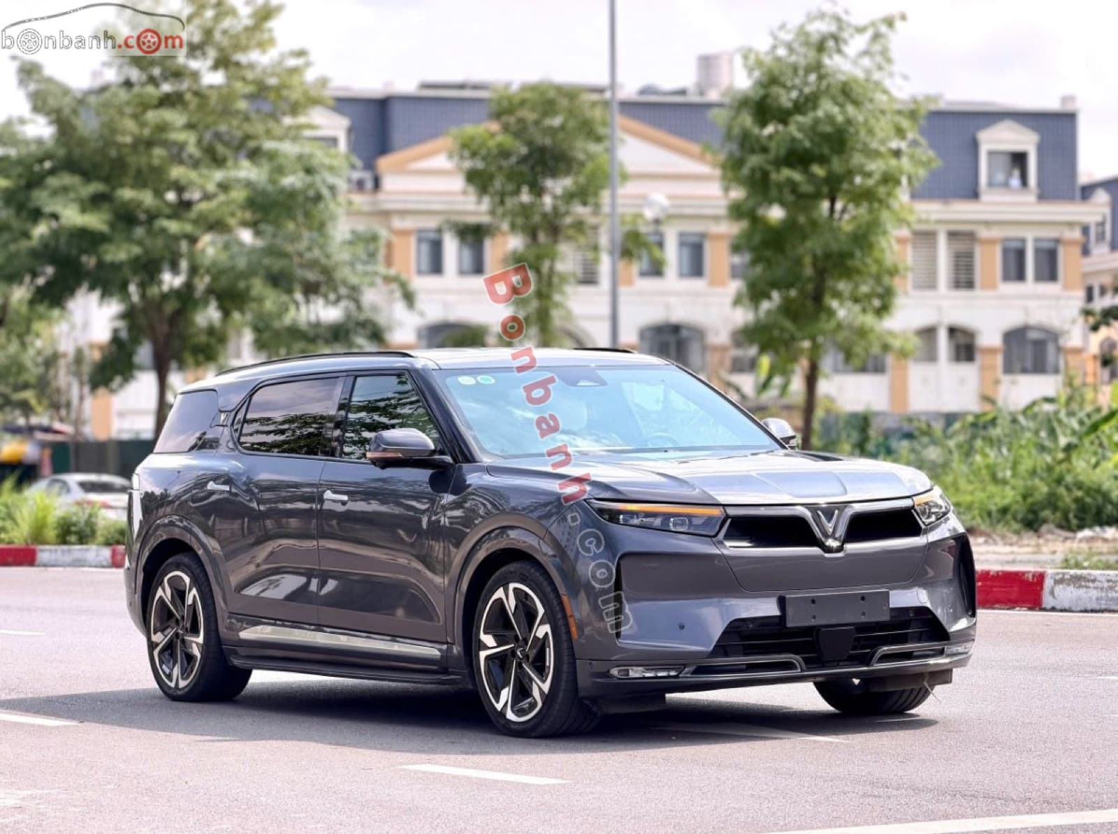 2024 VinFast VF9 Plus 7S