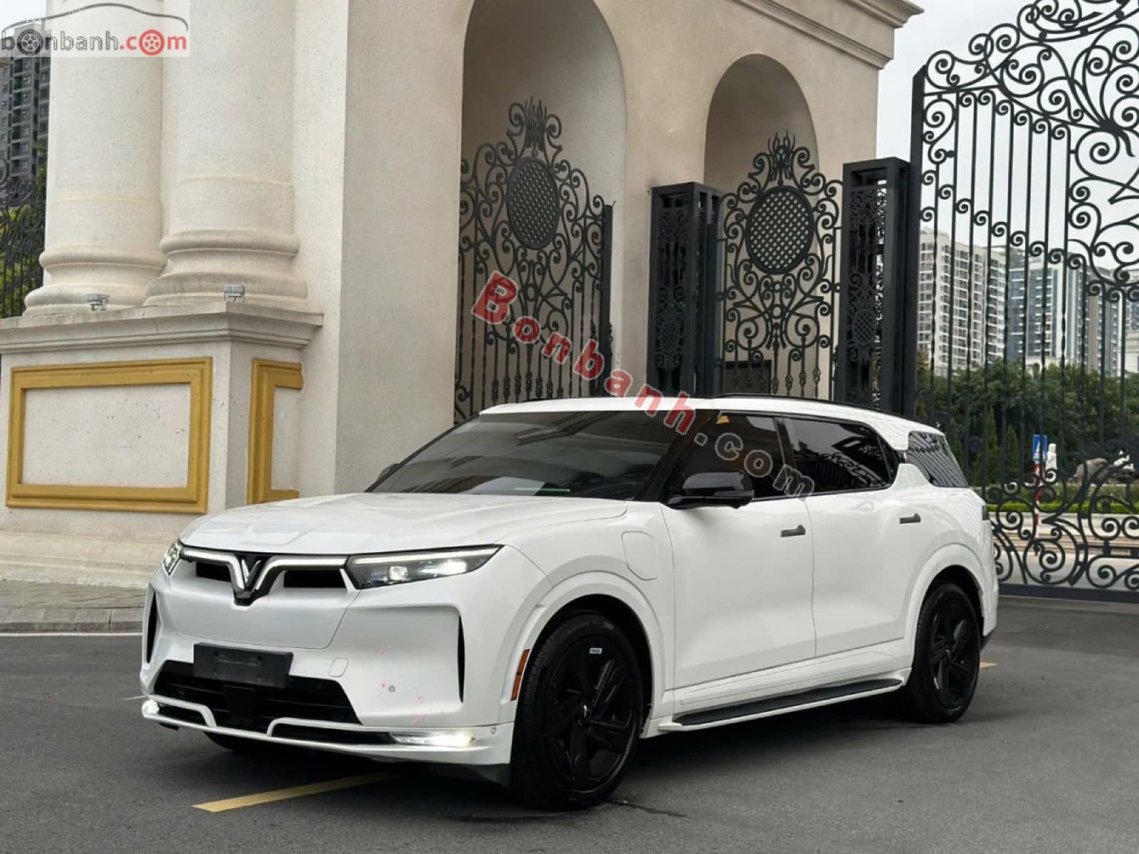 2026 VinFast VF9 Eco