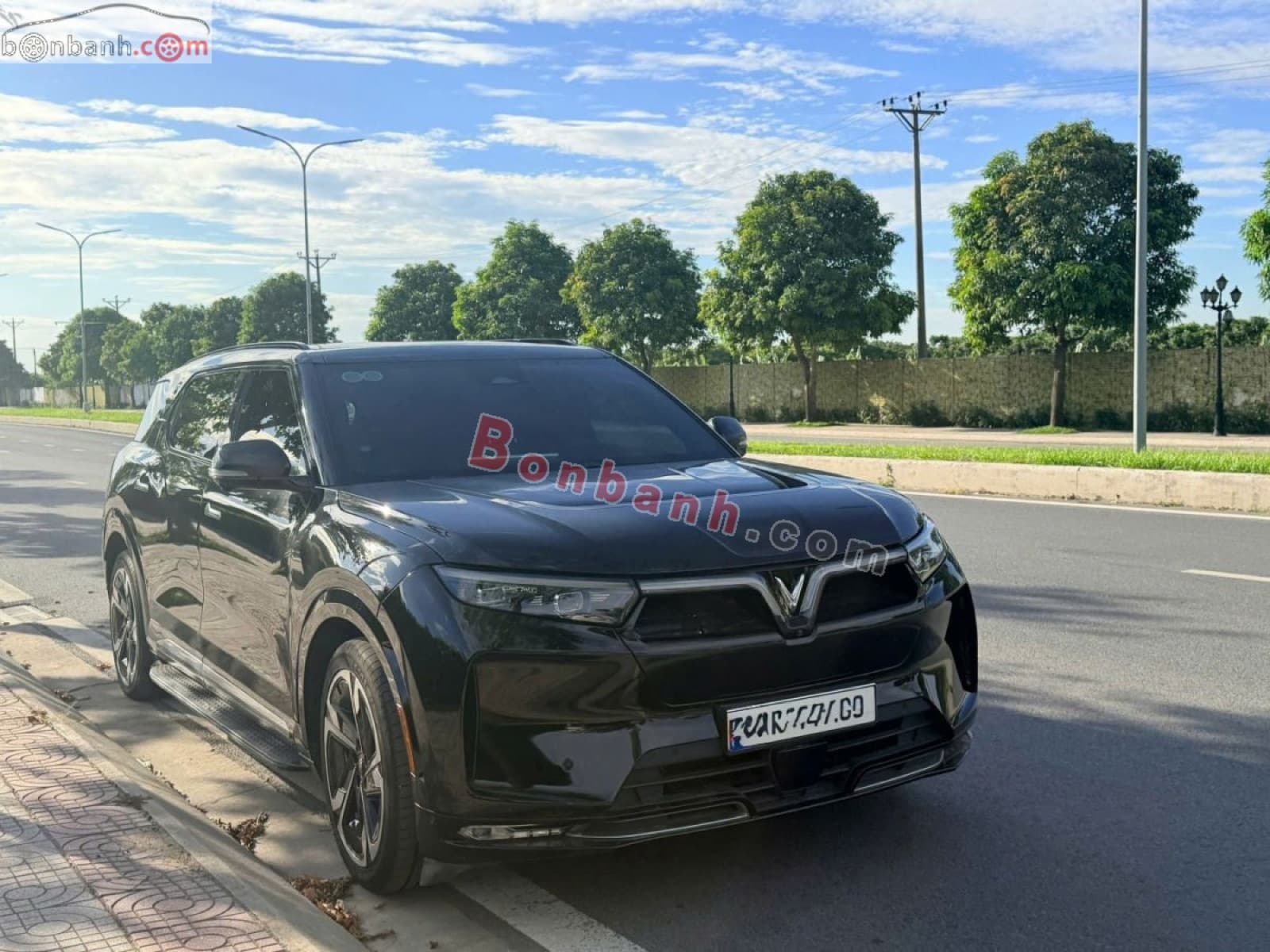 2024 VinFast VF9 Plus 7S