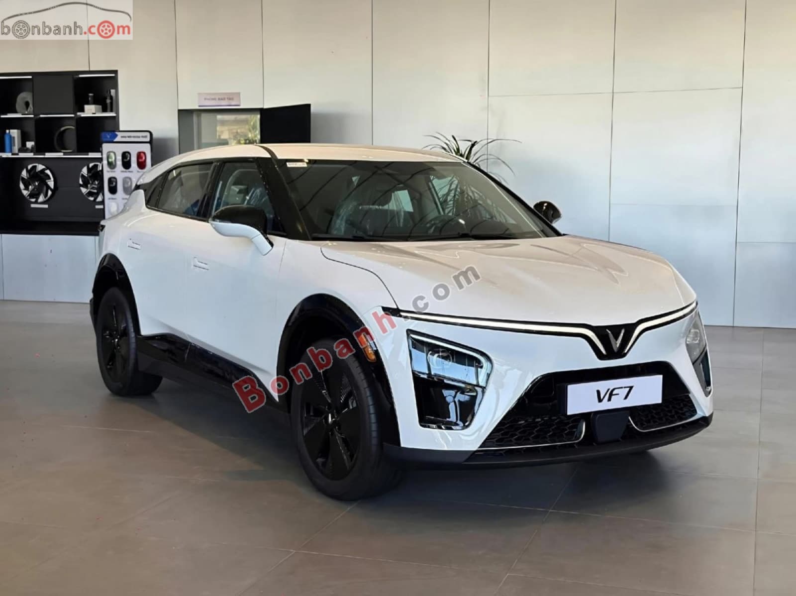 2026 VinFast VF7 Eco