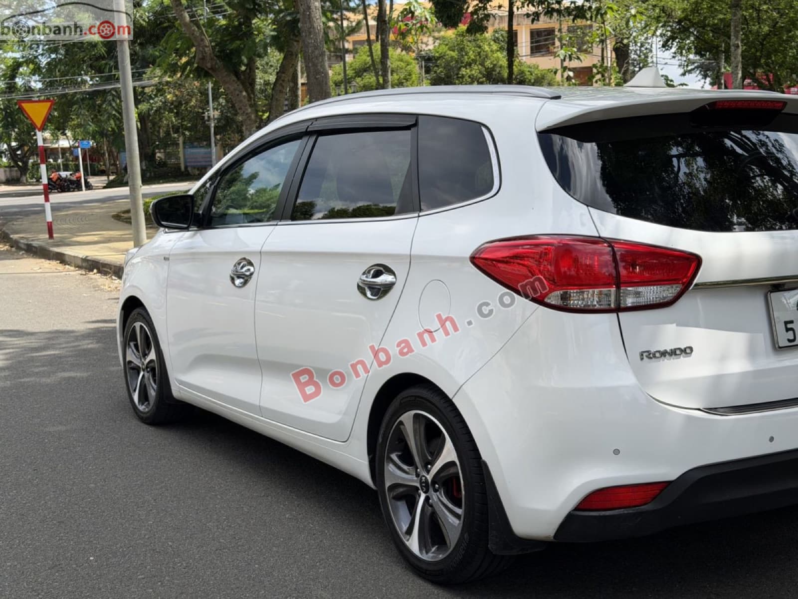 2016 Kia Rondo GAT - ảnh nhỏ 6