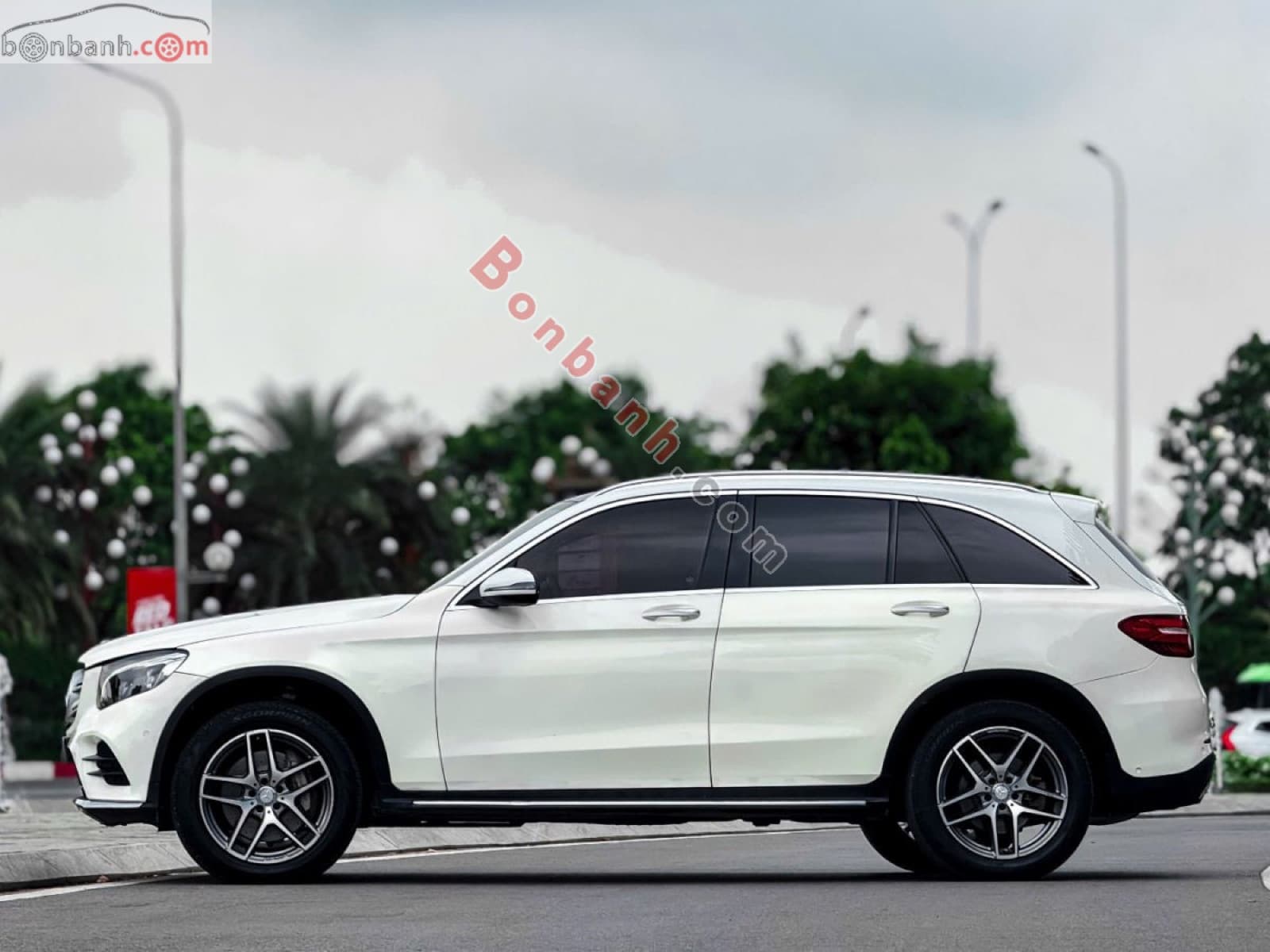 2016 Mercedes-Benz GLC 300 4Matic - ảnh nhỏ 3