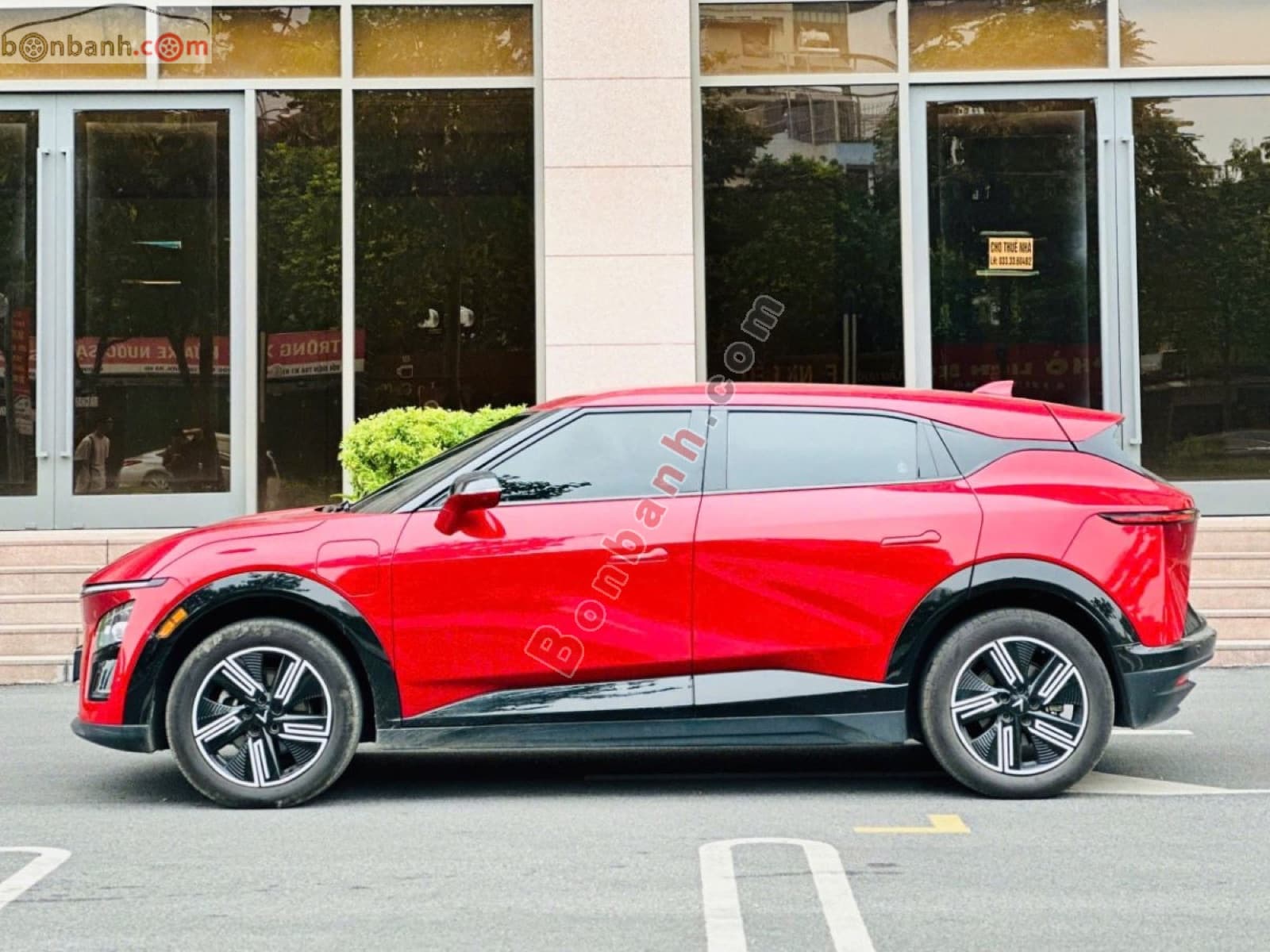 2025 VinFast VF7 Eco