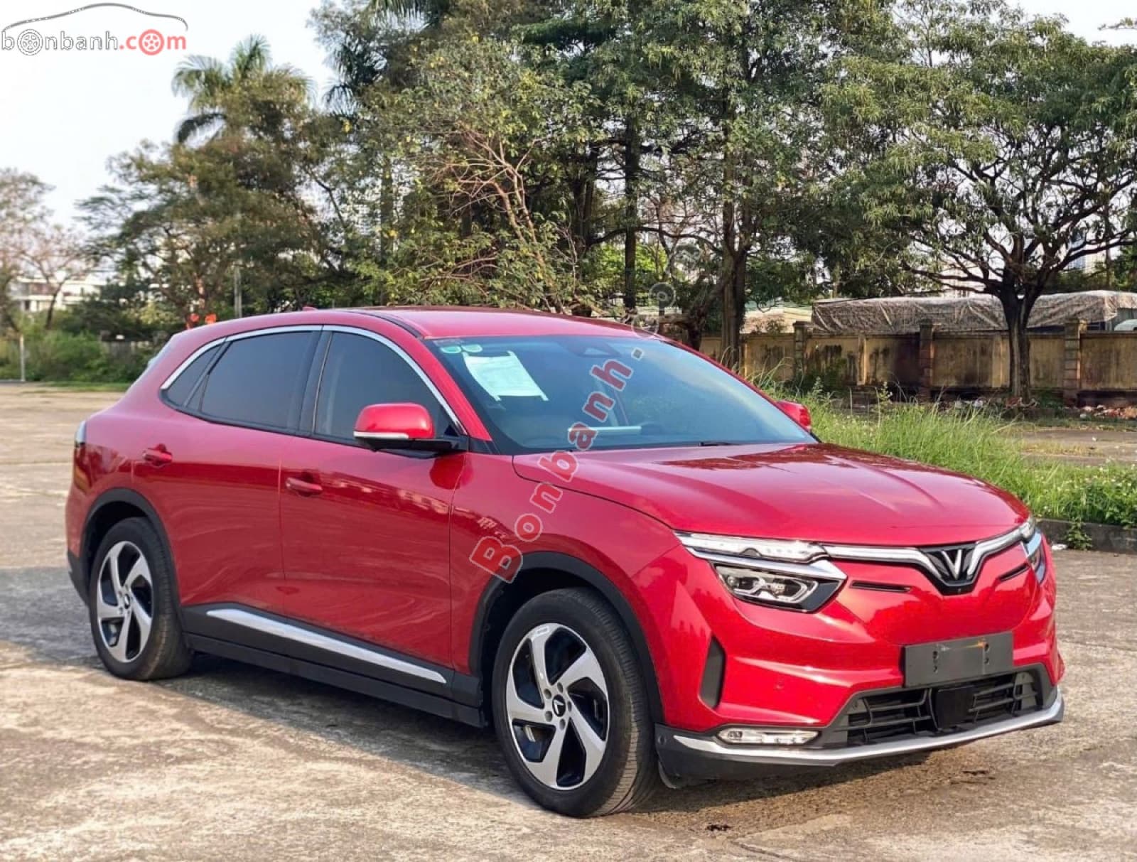 2023 VinFast VF8 Eco AWD