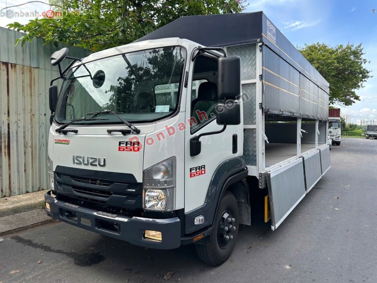 2025 Isuzu FRR 90LE5 Thùng Kín