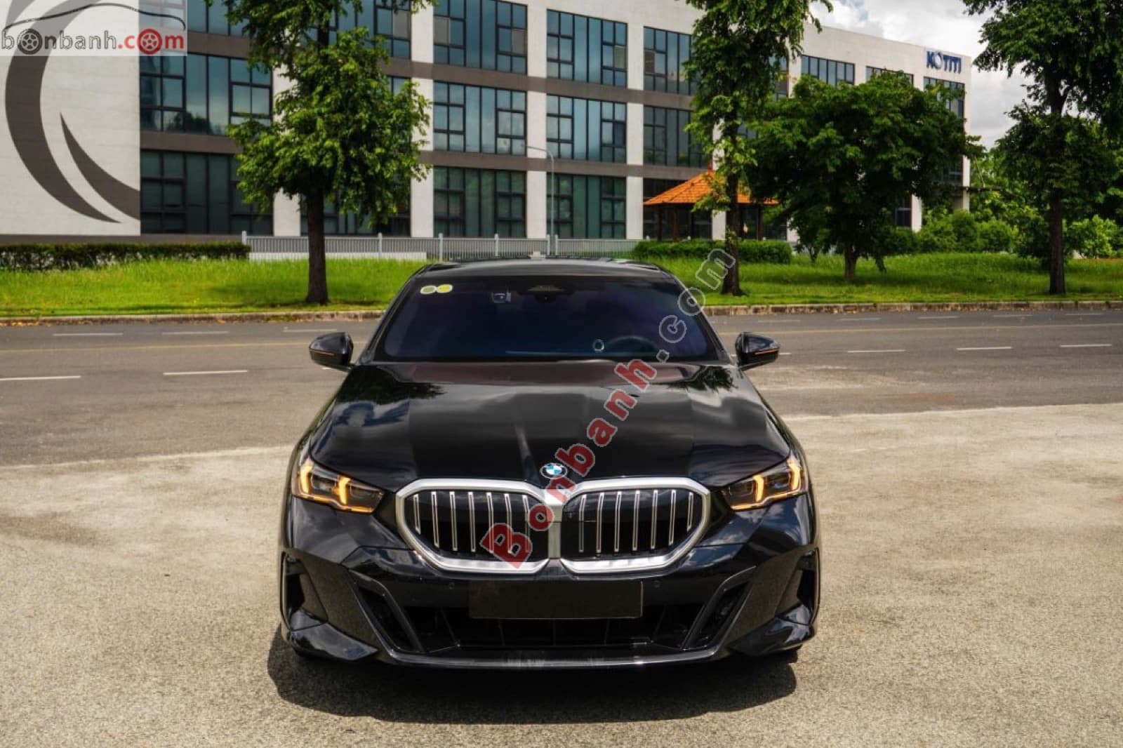 2025 BMW 5 Series 530i M Sport