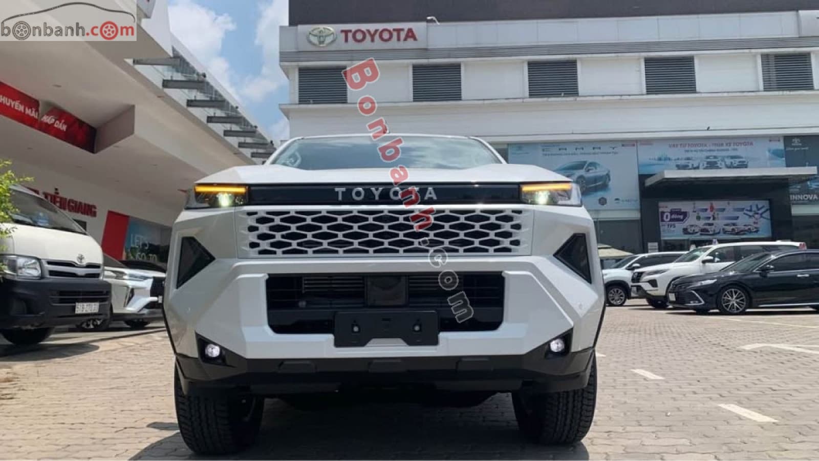 2026 Toyota Hilux Trailhunter 2.8L 4x4 AT - ảnh nhỏ 2