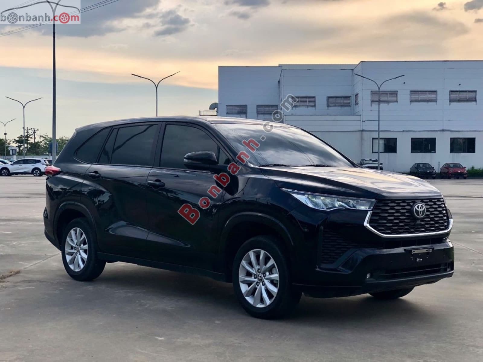 2025 Toyota Innova Cross 2.0V CVT