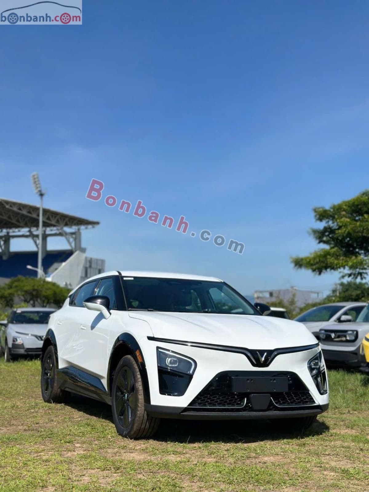2026 VinFast VF7 Eco