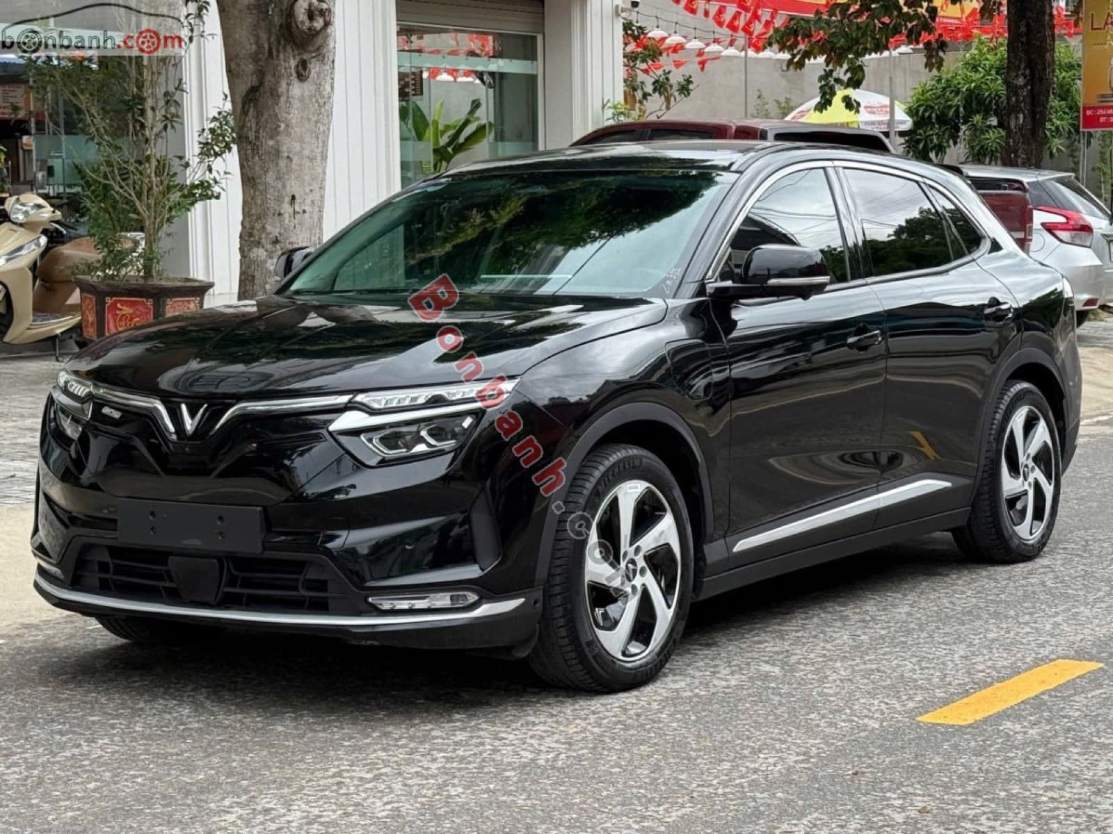 2024 VinFast VF8 Eco AWD